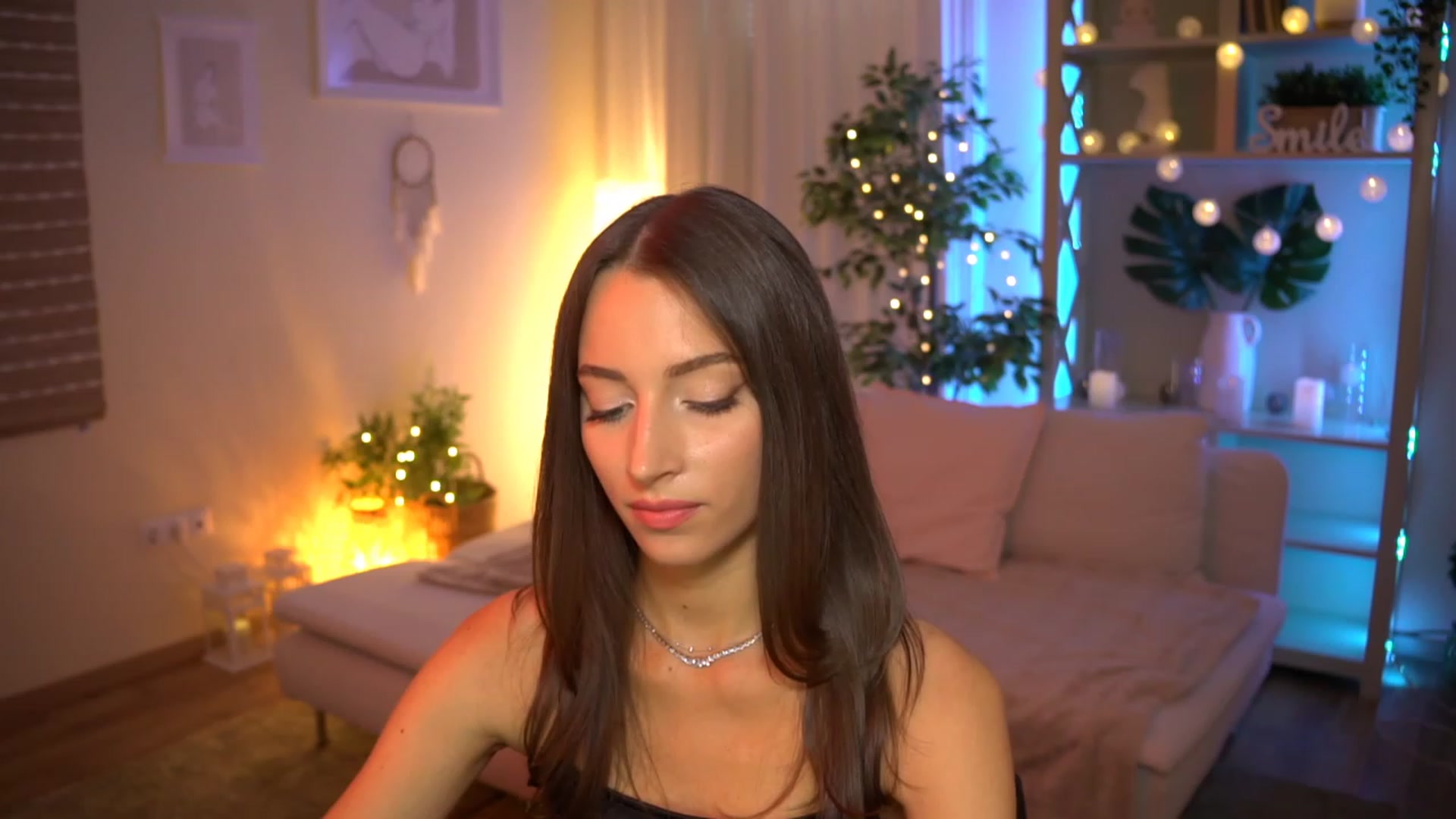 Gallery image thumbnail from Emily_grey69's myfreecams stream on, 07/27/2023, 16:56 image 13 of 20