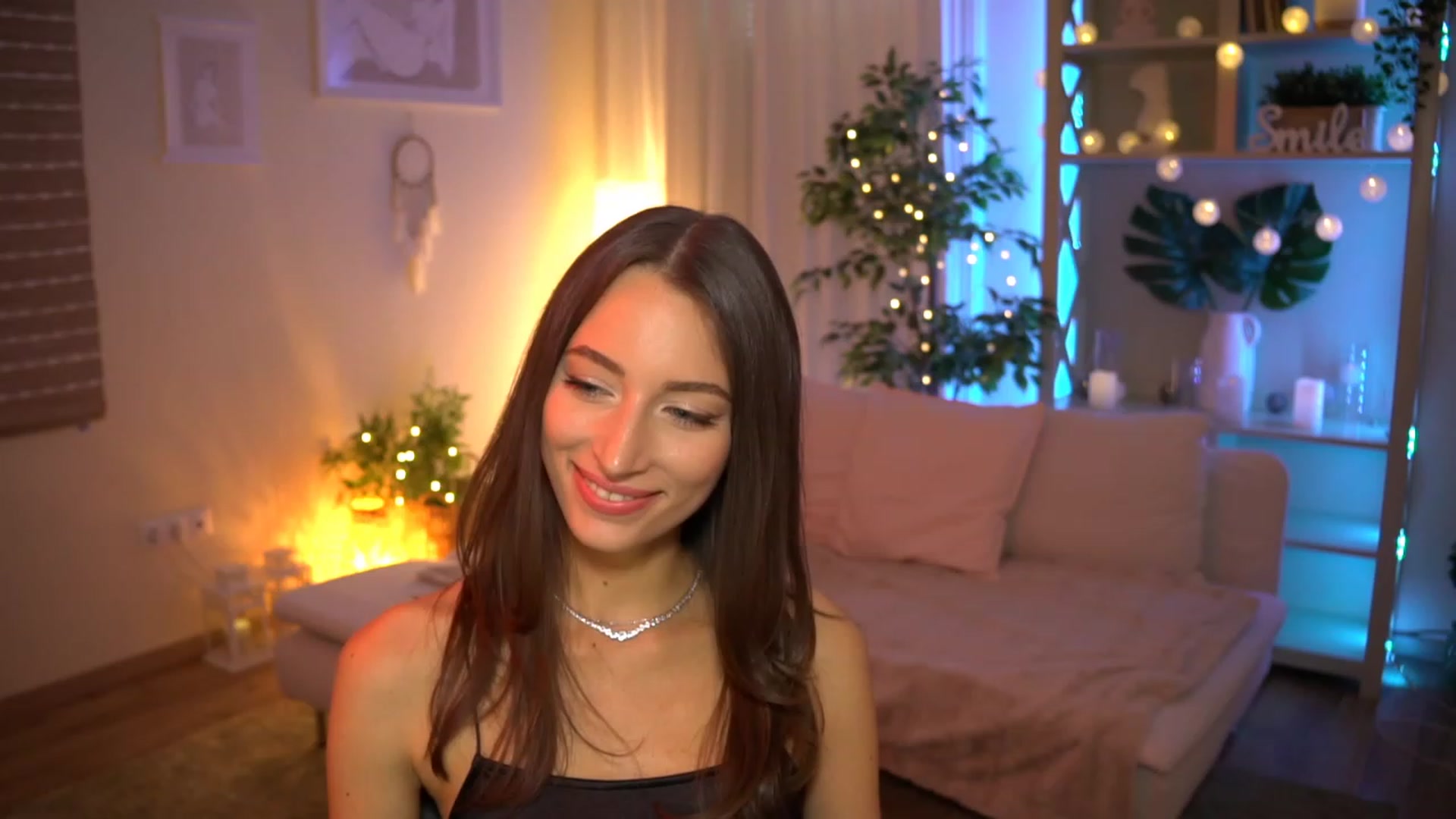 Gallery image thumbnail from Emily_grey69's myfreecams stream on, 07/27/2023, 16:56 image 14 of 20