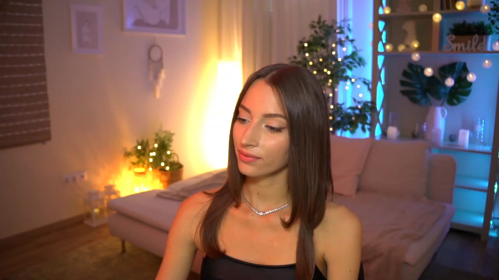 Gallery image thumbnail from Emily_grey69's myfreecams stream on, 07/27/2023, 16:56 image 7 of 20