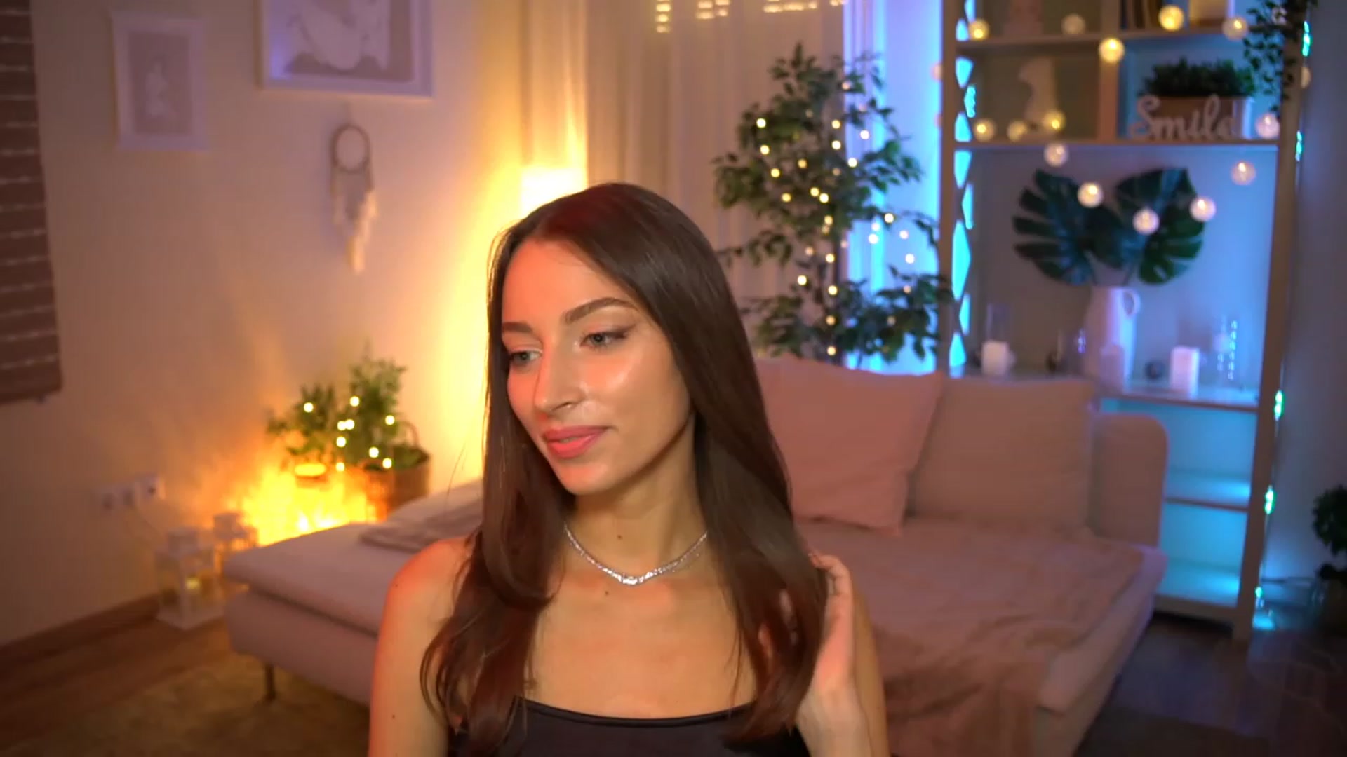 Gallery image thumbnail from Emily_grey69's myfreecams stream on, 07/27/2023, 18:33 image 1 of 20