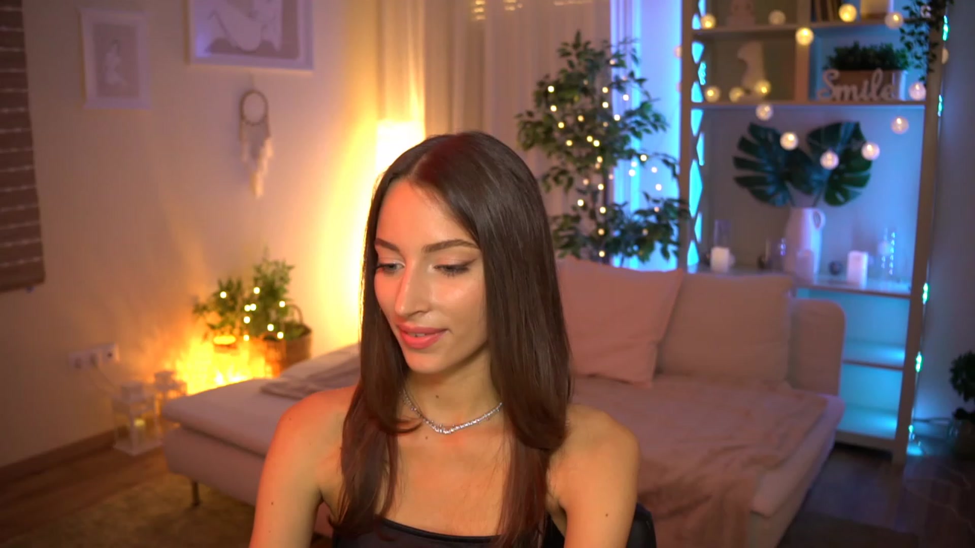 Gallery image thumbnail from Emily_grey69's myfreecams stream on, 07/27/2023, 18:33 image 5 of 20