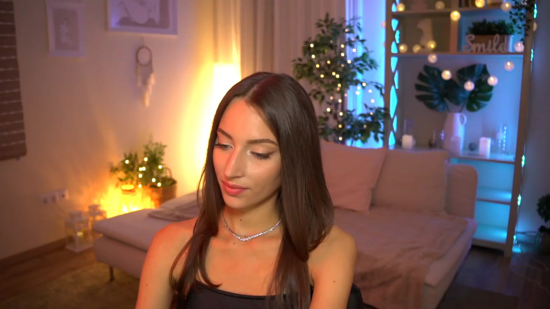 Gallery image thumbnail from Emily_grey69's myfreecams stream on, 07/27/2023, 18:33 image 12 of 20