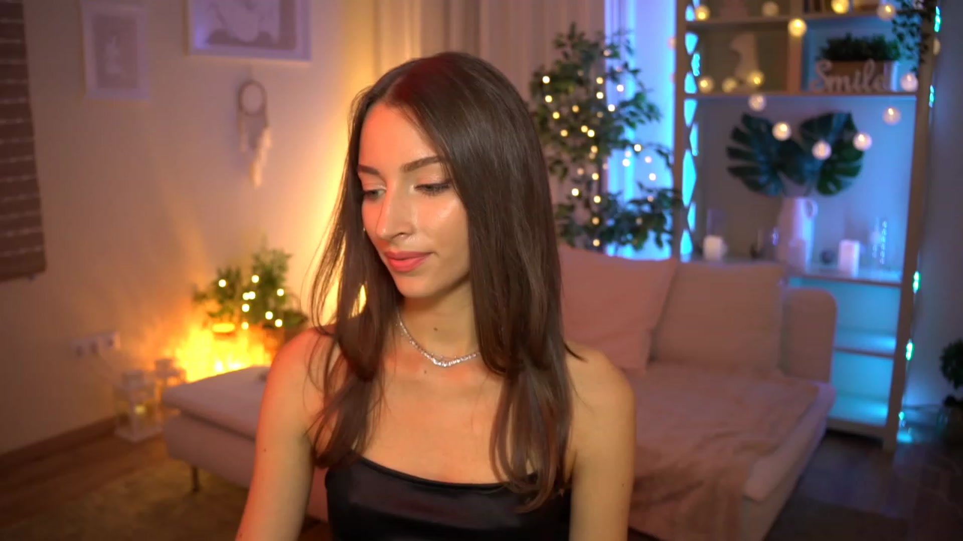 Gallery image thumbnail from Emily_grey69's myfreecams stream on, 07/27/2023, 18:33 image 19 of 20