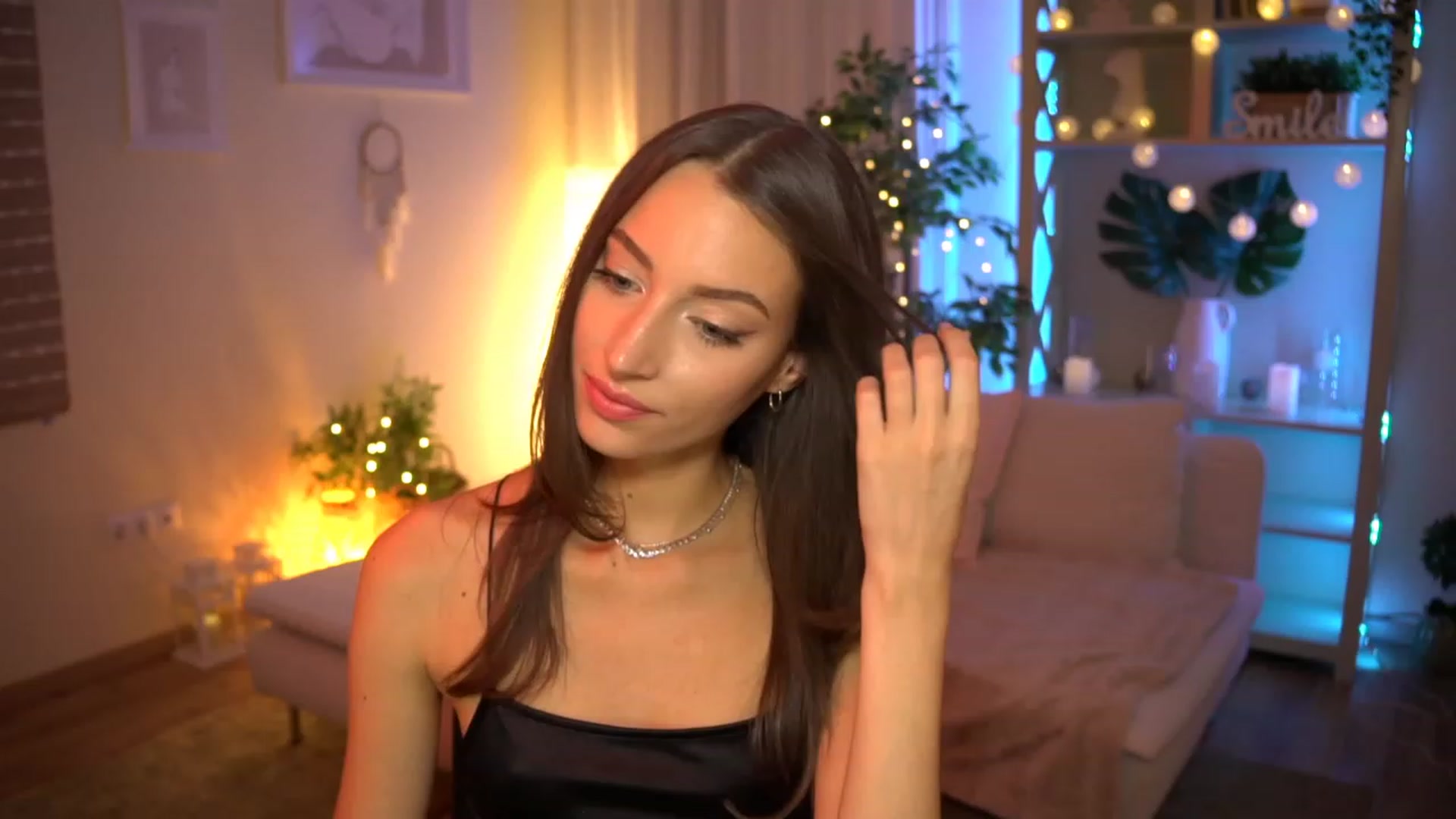 Gallery image thumbnail from Emily_grey69's myfreecams stream on, 07/27/2023, 18:33 image 18 of 20