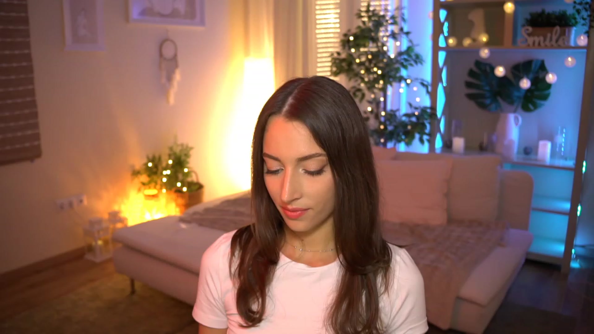 Gallery image thumbnail from Emily_grey69's myfreecams stream on, 07/30/2023, 17:58 image 2 of 20