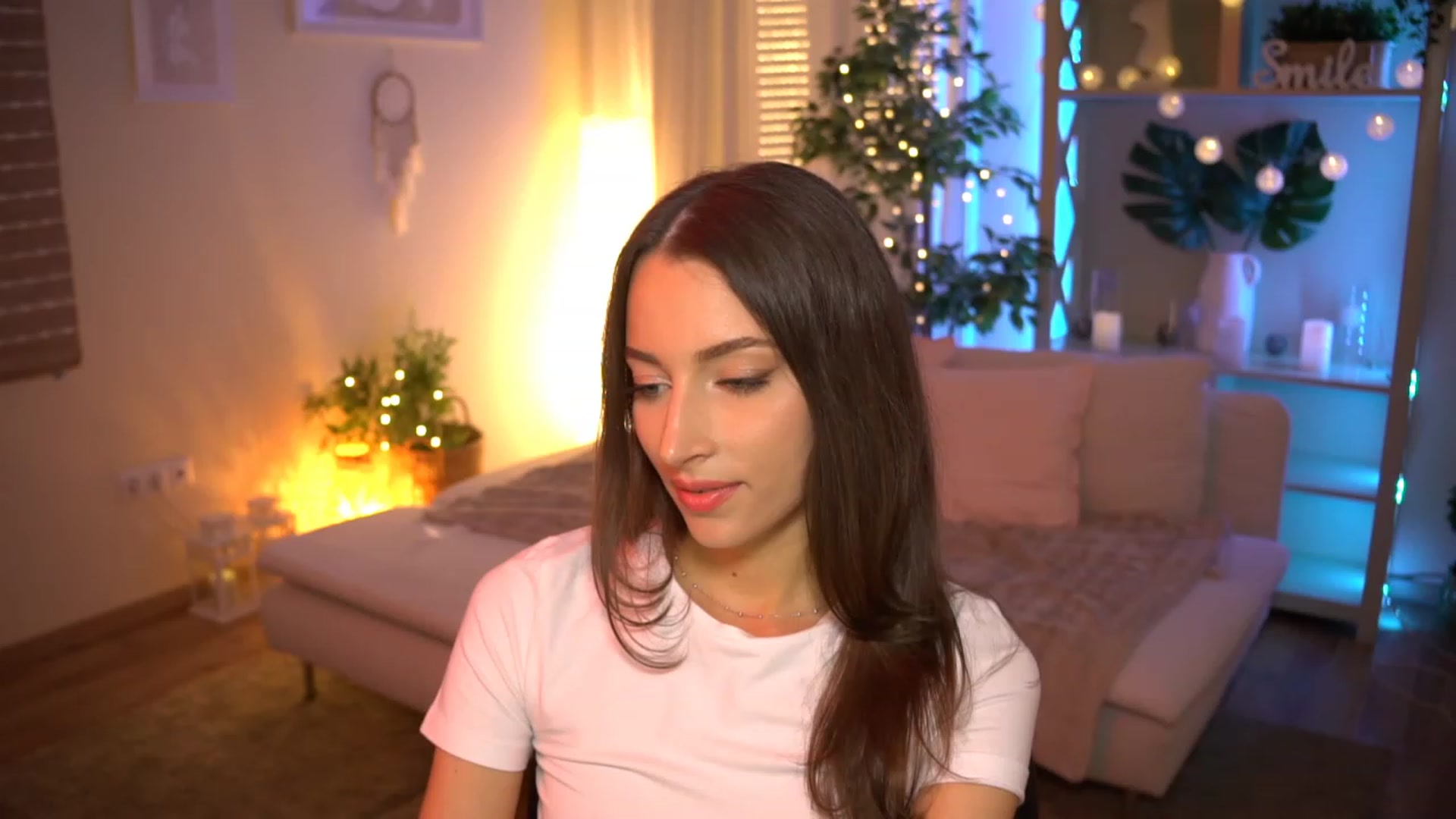 Gallery image thumbnail from Emily_grey69's myfreecams stream on, 07/30/2023, 17:58 image 13 of 20