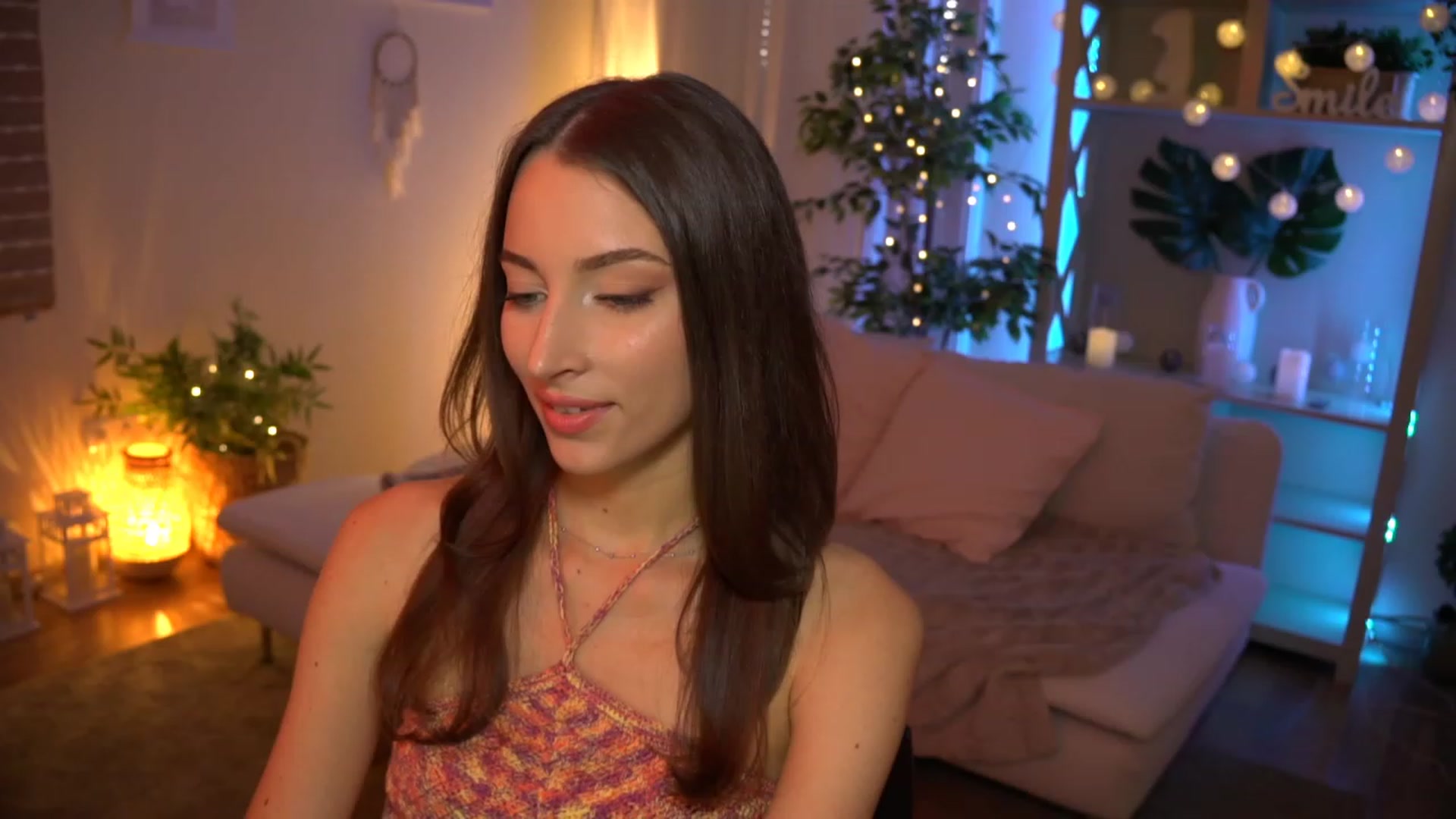 Gallery image thumbnail from Emily_grey69's myfreecams stream on, 08/06/2023, 16:44 image 20 of 20