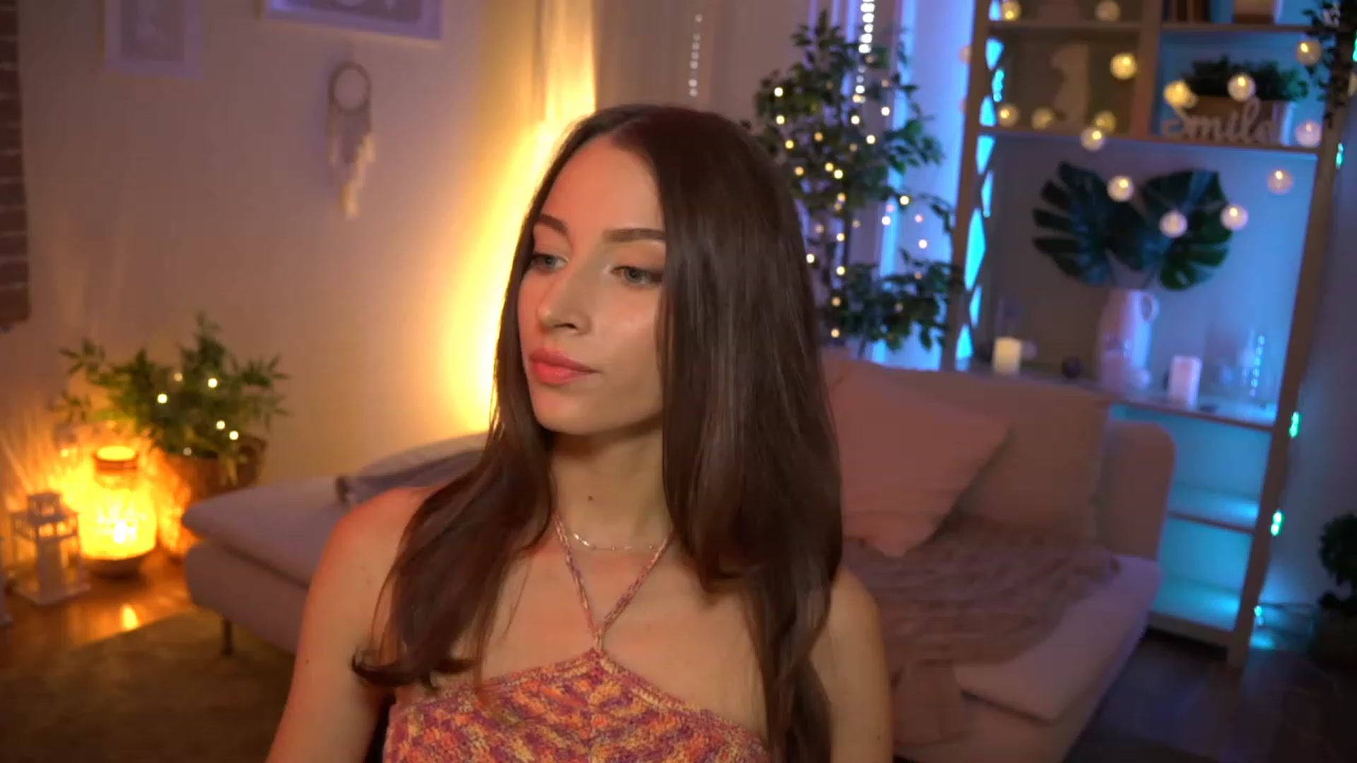 Gallery image thumbnail from Emily_grey69's myfreecams stream on, 08/06/2023, 16:44 image 1 of 20