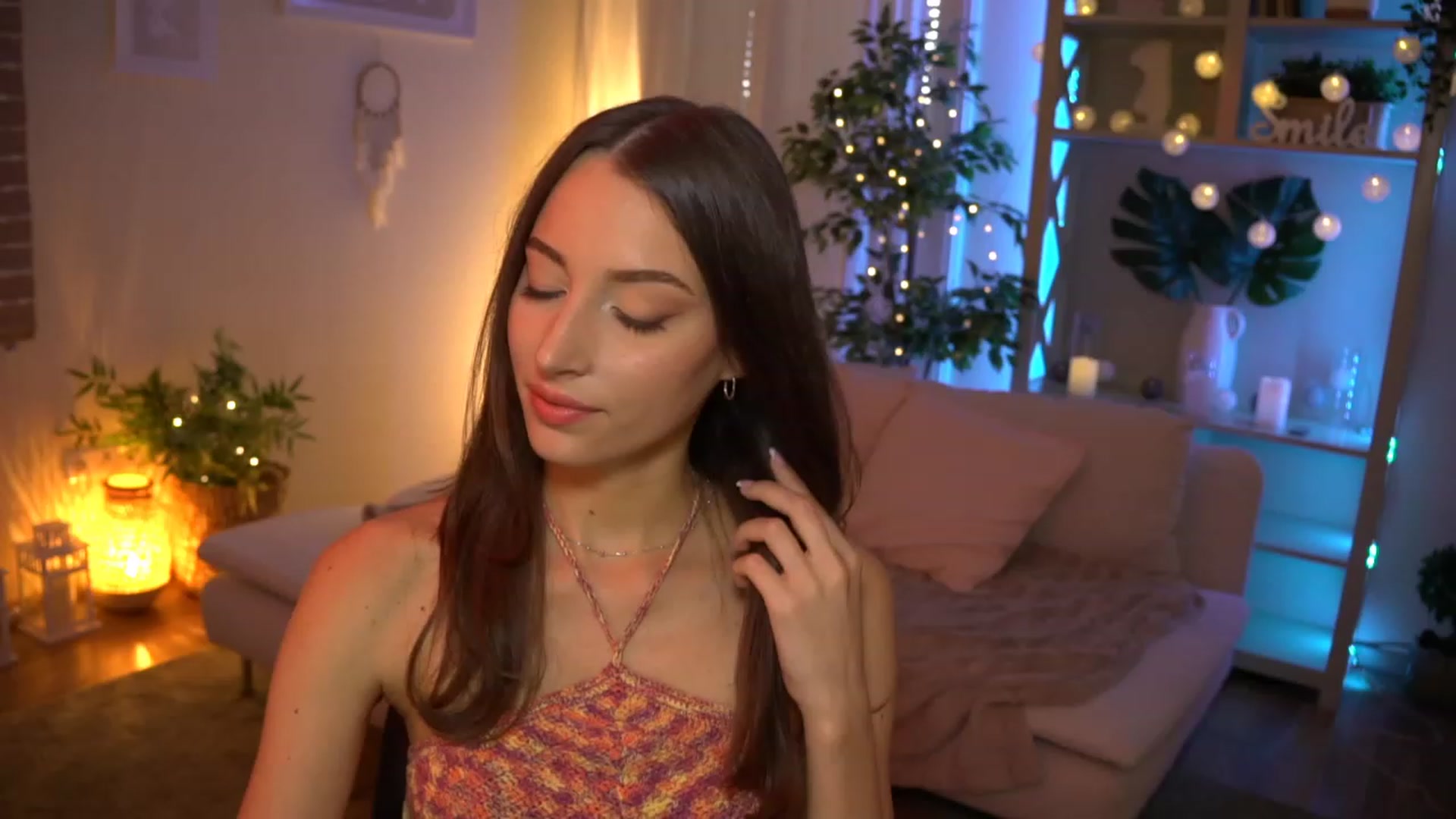 Gallery image thumbnail from Emily_grey69's myfreecams stream on, 08/06/2023, 16:44 image 9 of 20
