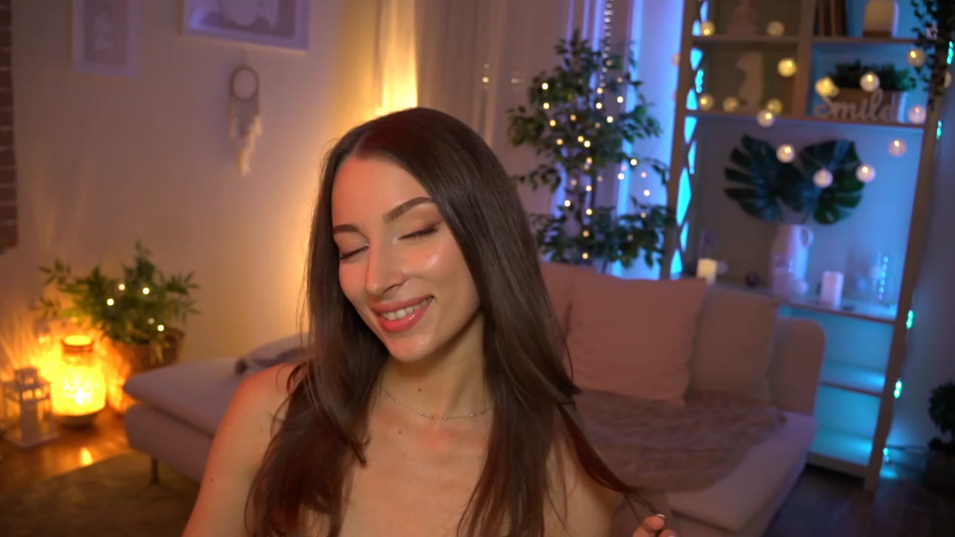 Gallery image thumbnail from Emily_grey69's myfreecams stream on, 08/06/2023, 17:55 image 10 of 20