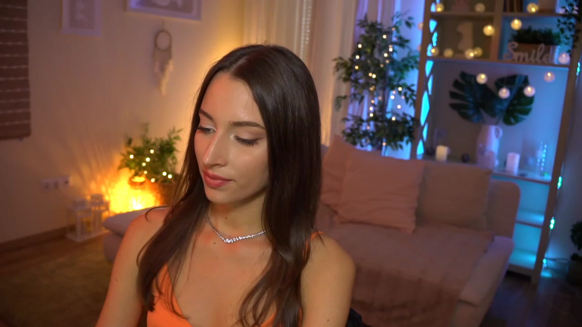 Gallery image thumbnail from Emily_grey69's myfreecams stream on, 08/10/2023, 17:13 image 11 of 20