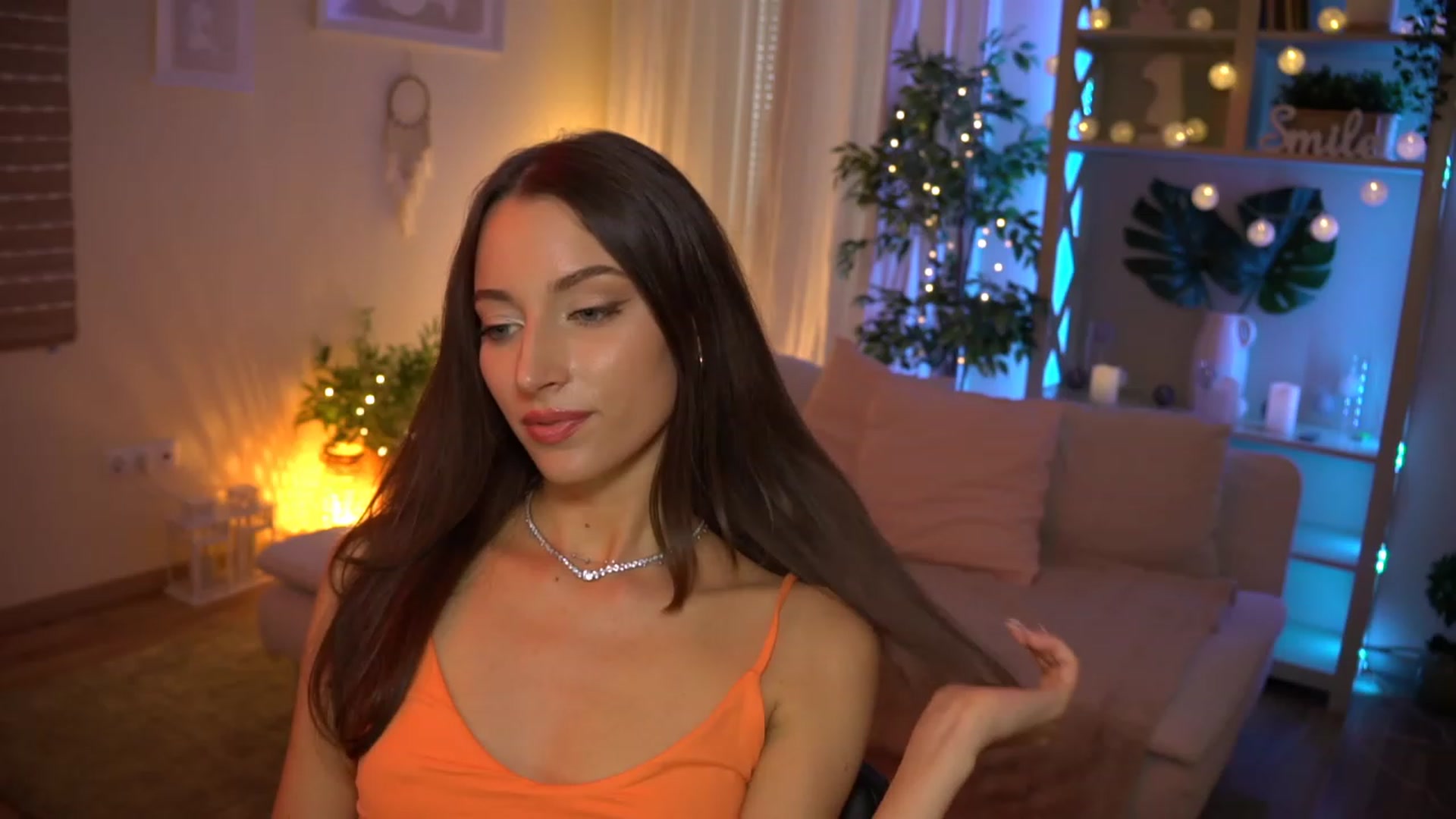 Gallery image thumbnail from Emily_grey69's myfreecams stream on, 08/10/2023, 17:13 image 6 of 20