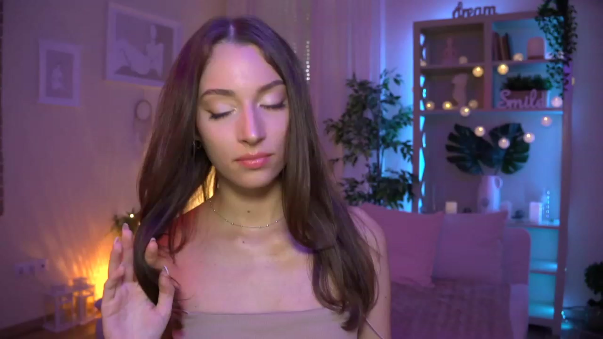 Gallery image thumbnail from Emily_grey69's myfreecams stream on, 08/22/2023, 16:24 image 8 of 20