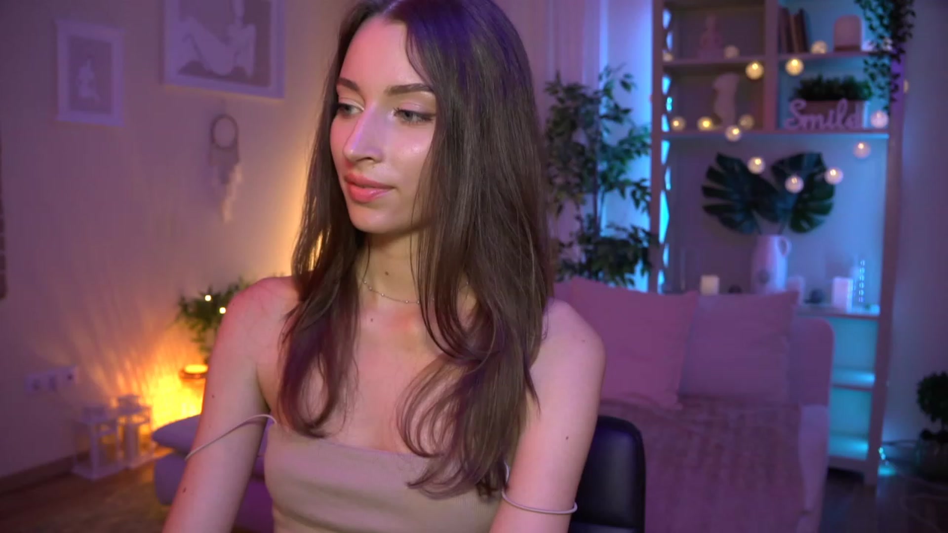 Gallery image thumbnail from Emily_grey69's myfreecams stream on, 08/22/2023, 16:24 image 20 of 20