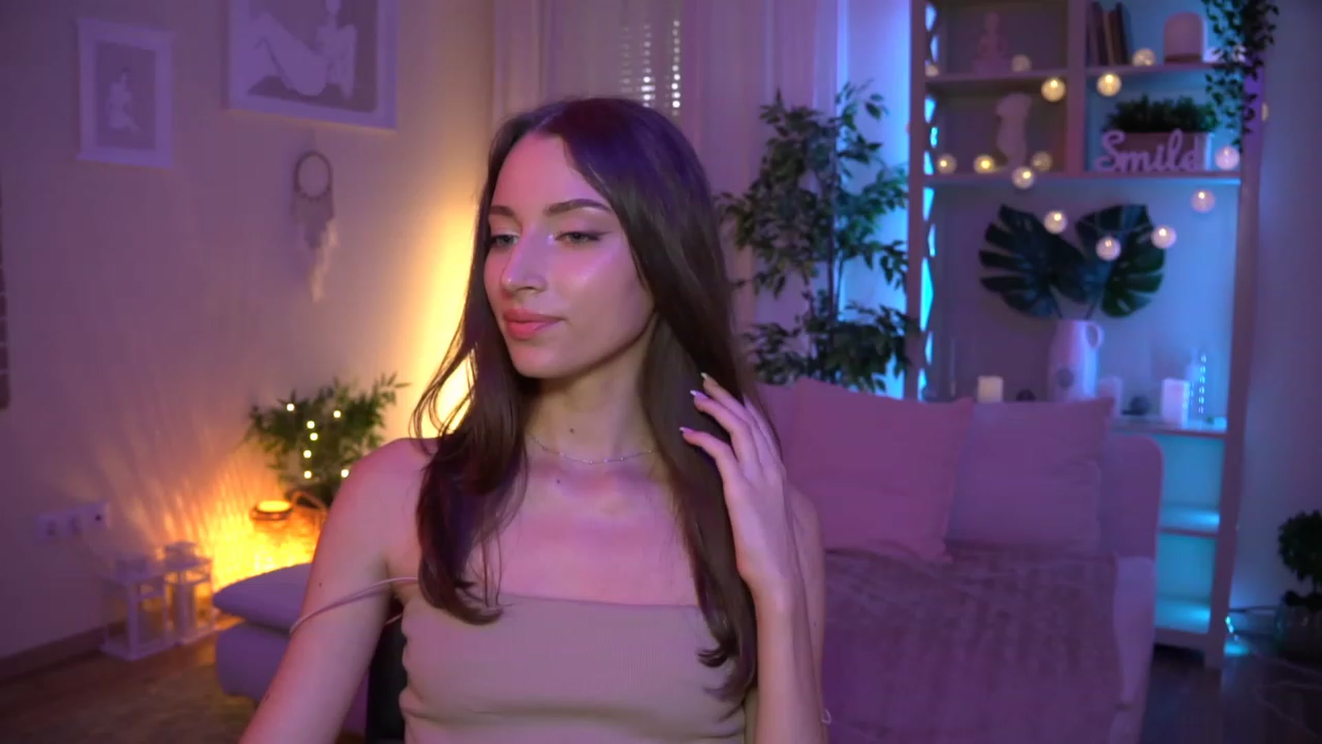 Gallery image thumbnail from Emily_grey69's myfreecams stream on, 08/22/2023, 16:24 image 9 of 20