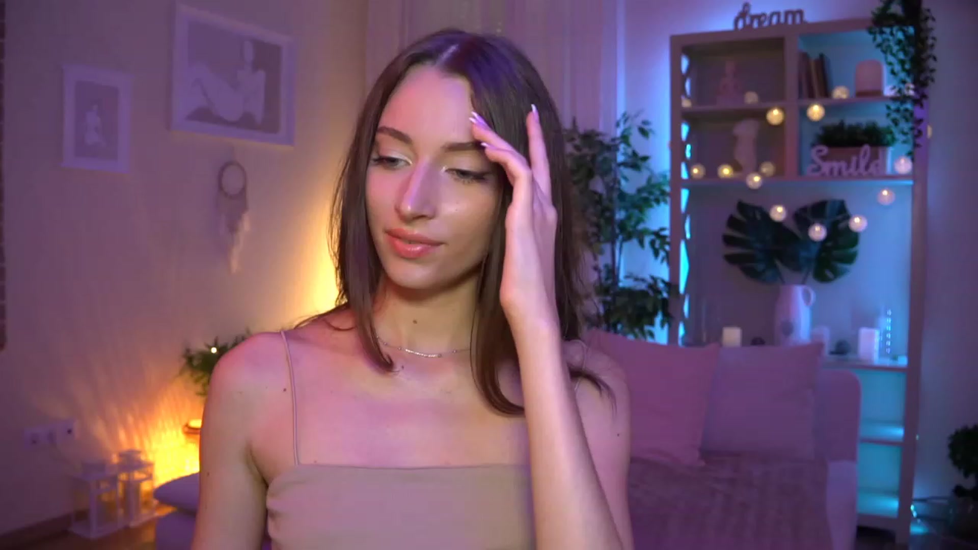 Gallery image thumbnail from Emily_grey69's myfreecams stream on, 08/22/2023, 16:24 image 4 of 20
