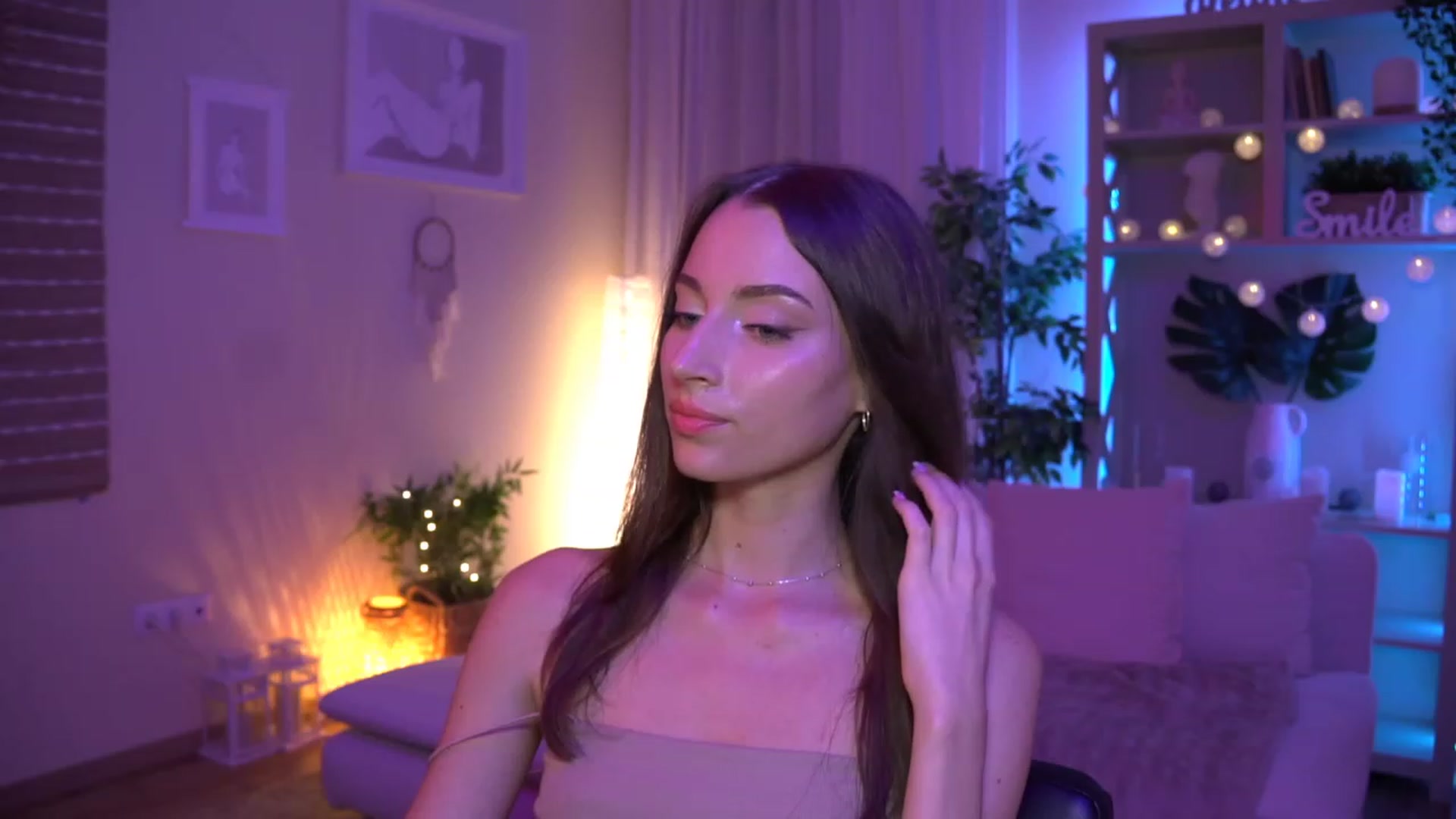 Gallery image thumbnail from Emily_grey69's myfreecams stream on, 08/22/2023, 20:08 image 7 of 20