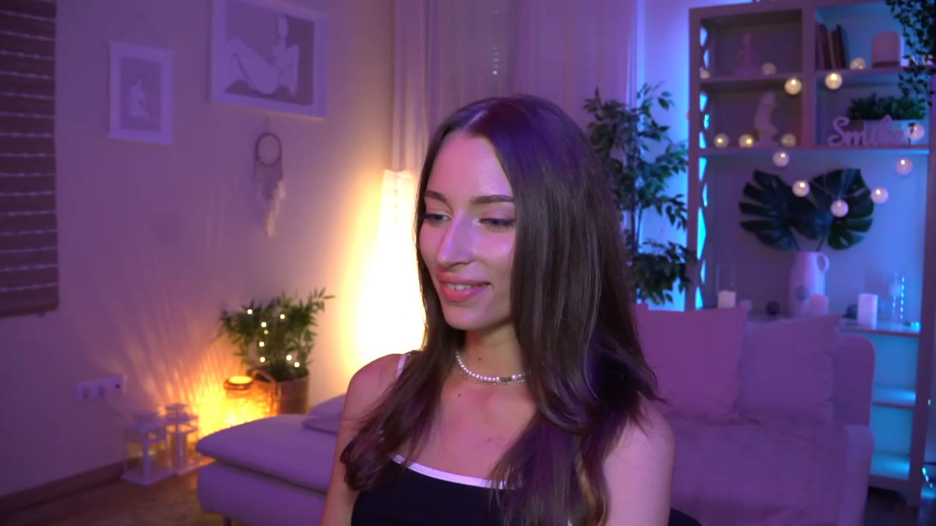 Gallery image thumbnail from Emily_grey69's myfreecams stream on, 08/24/2023, 16:13 image 16 of 20
