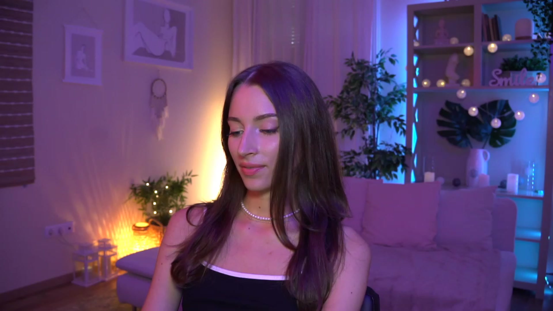 Gallery image thumbnail from Emily_grey69's myfreecams stream on, 08/24/2023, 16:13 image 11 of 20
