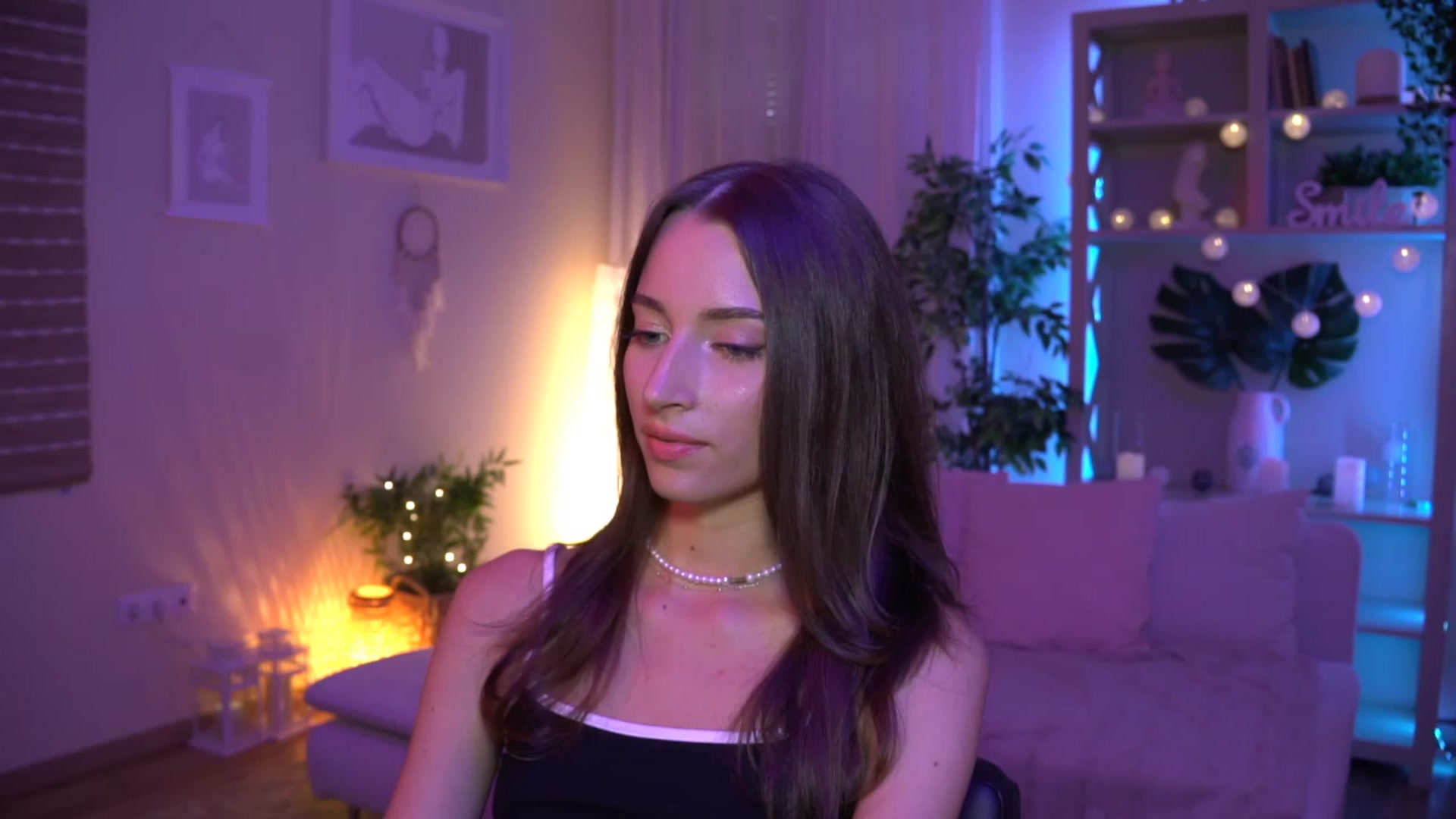 Gallery image thumbnail from Emily_grey69's myfreecams stream on, 08/24/2023, 16:13 image 15 of 20