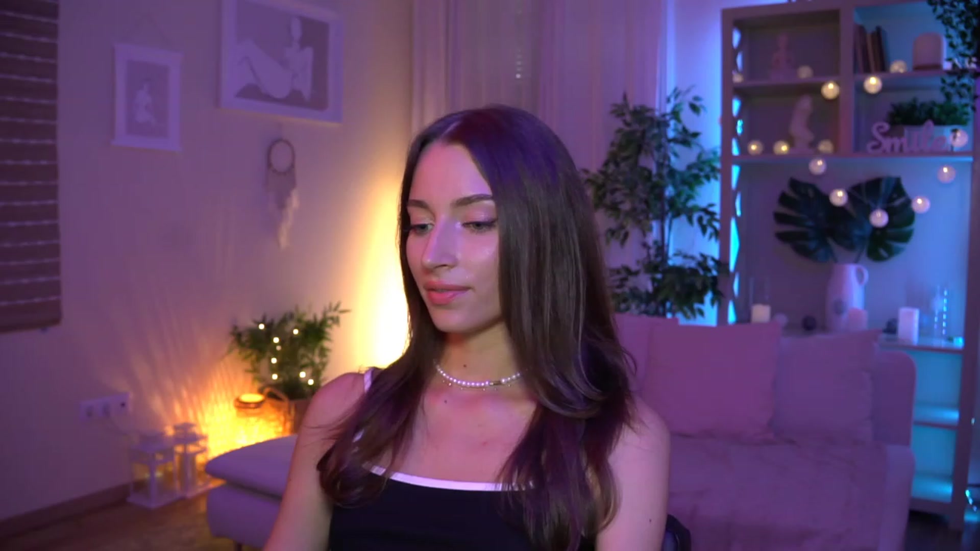 Gallery image thumbnail from Emily_grey69's myfreecams stream on, 08/24/2023, 16:13 image 14 of 20
