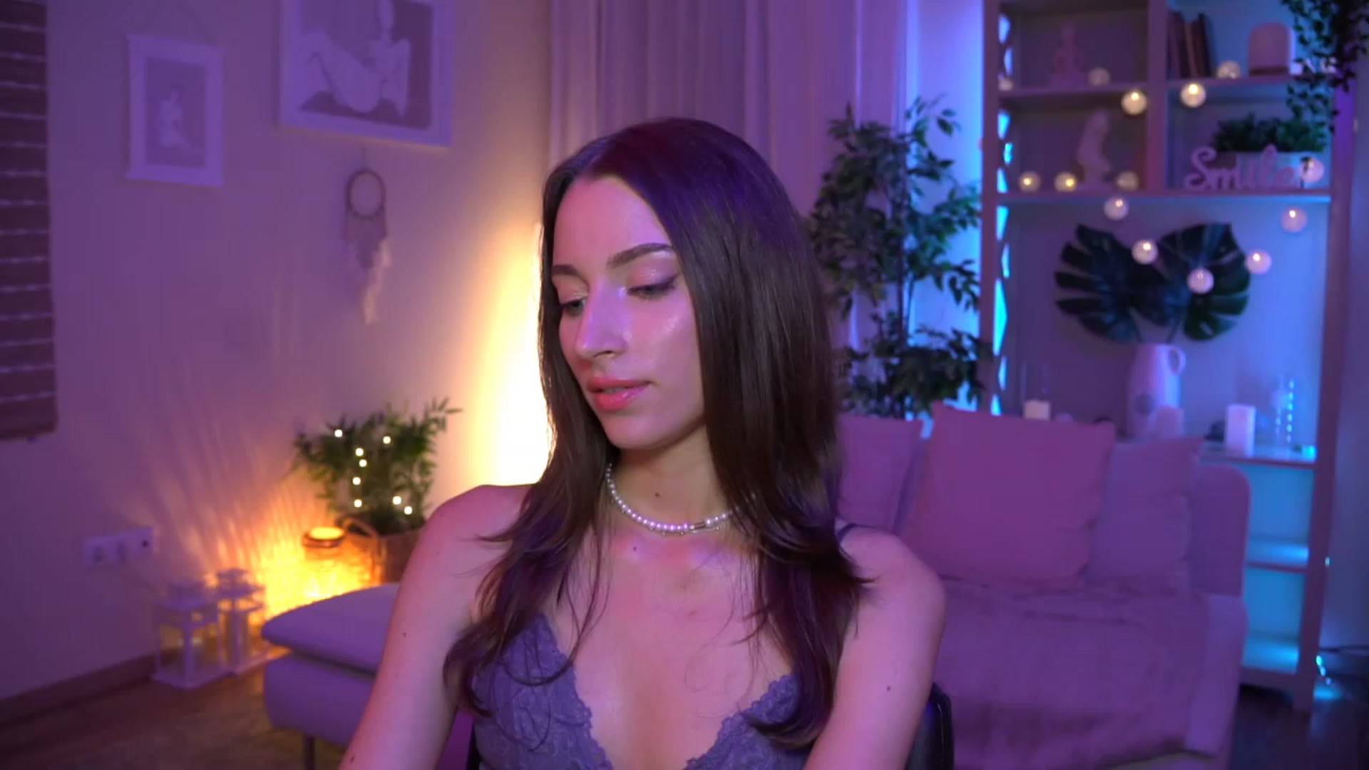 Gallery image thumbnail from Emily_grey69's myfreecams stream on, 08/24/2023, 19:36 image 3 of 20