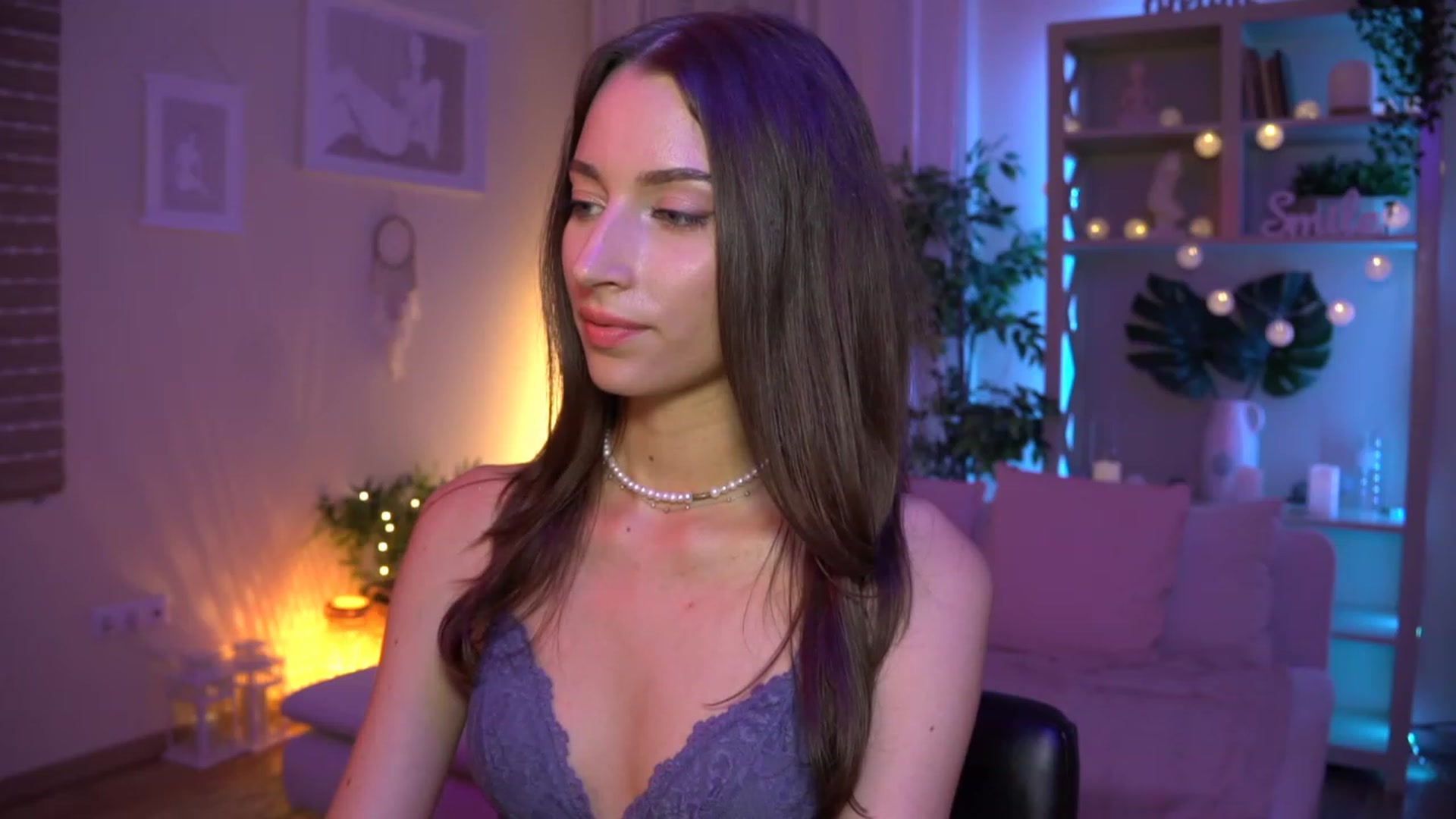 Gallery image thumbnail from Emily_grey69's myfreecams stream on, 08/24/2023, 19:36 image 14 of 20