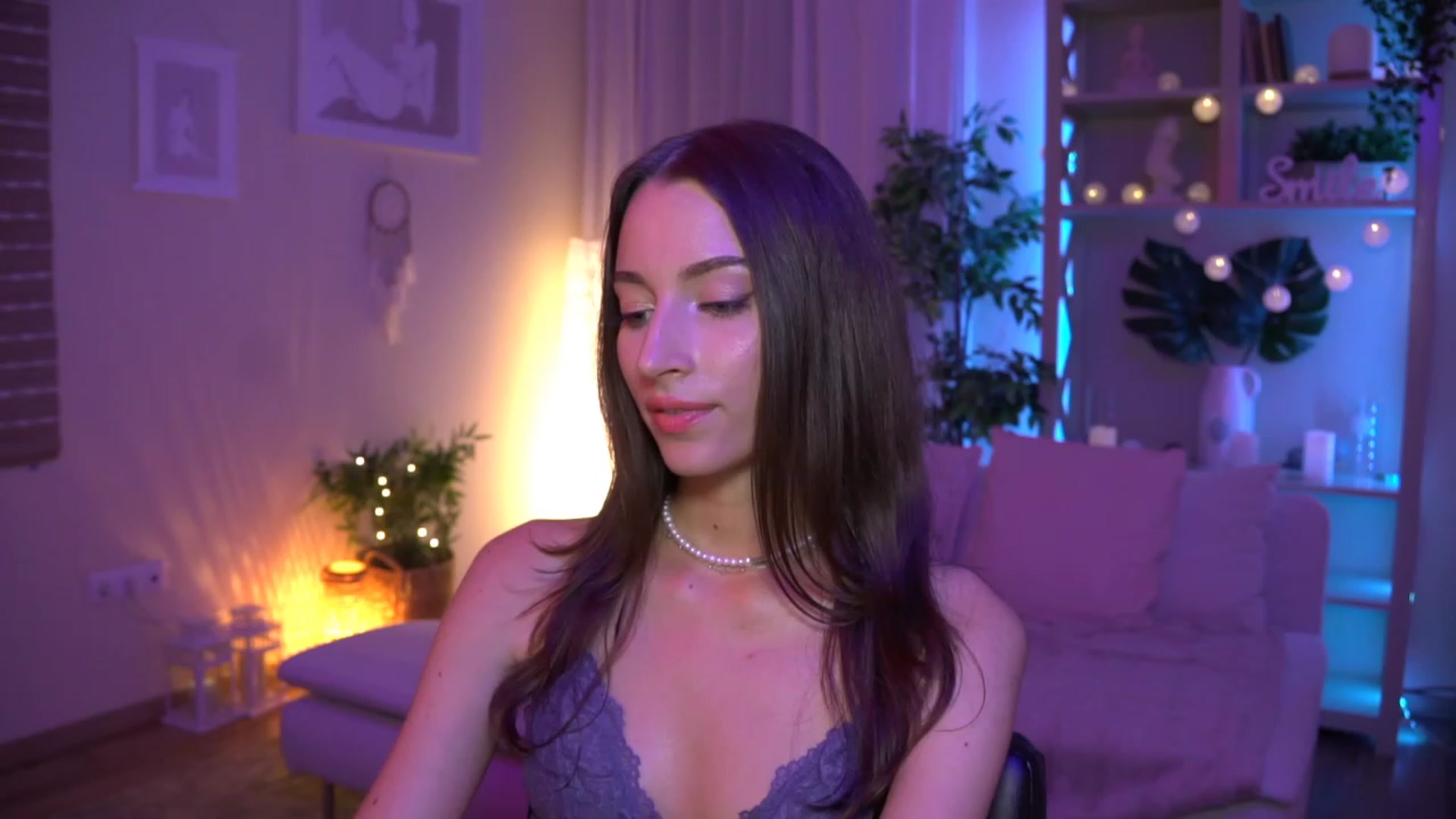 Gallery image thumbnail from Emily_grey69's myfreecams stream on, 08/24/2023, 19:36 image 1 of 20