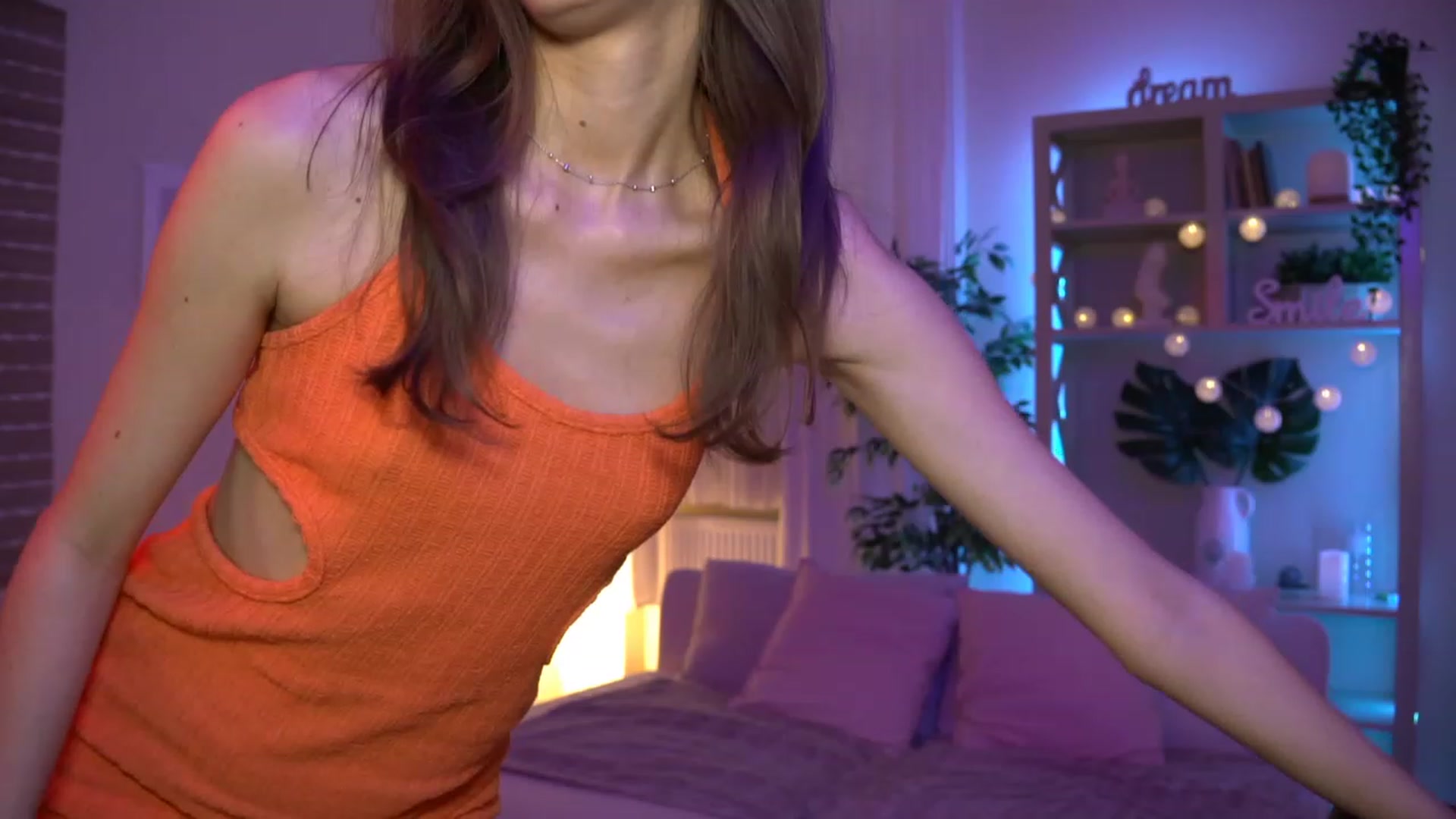 Gallery image thumbnail from Emily_grey69's myfreecams stream on, 08/25/2023, 10:03 image 8 of 20