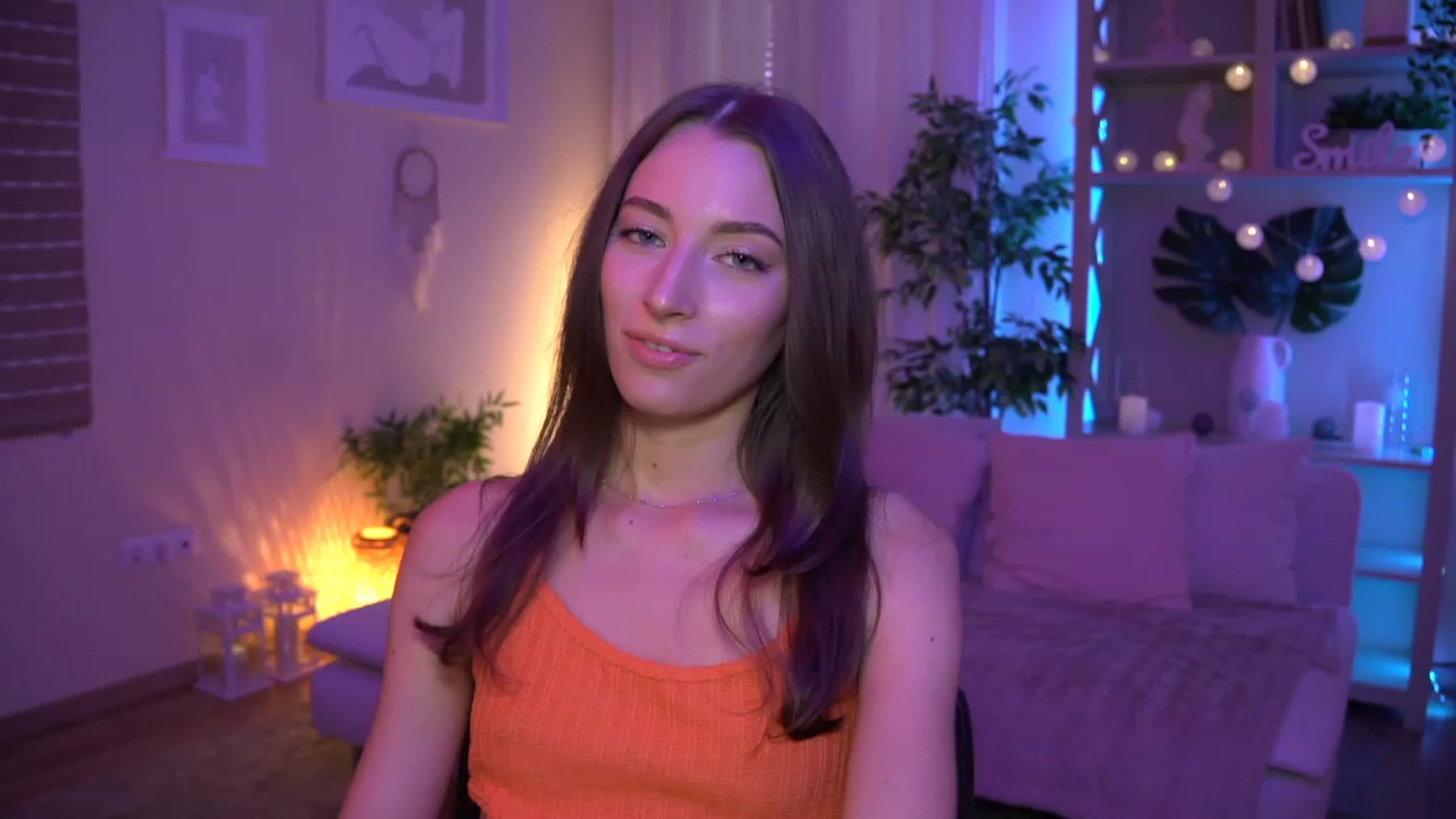 Gallery image thumbnail from Emily_grey69's myfreecams stream on, 08/25/2023, 10:03 image 3 of 20