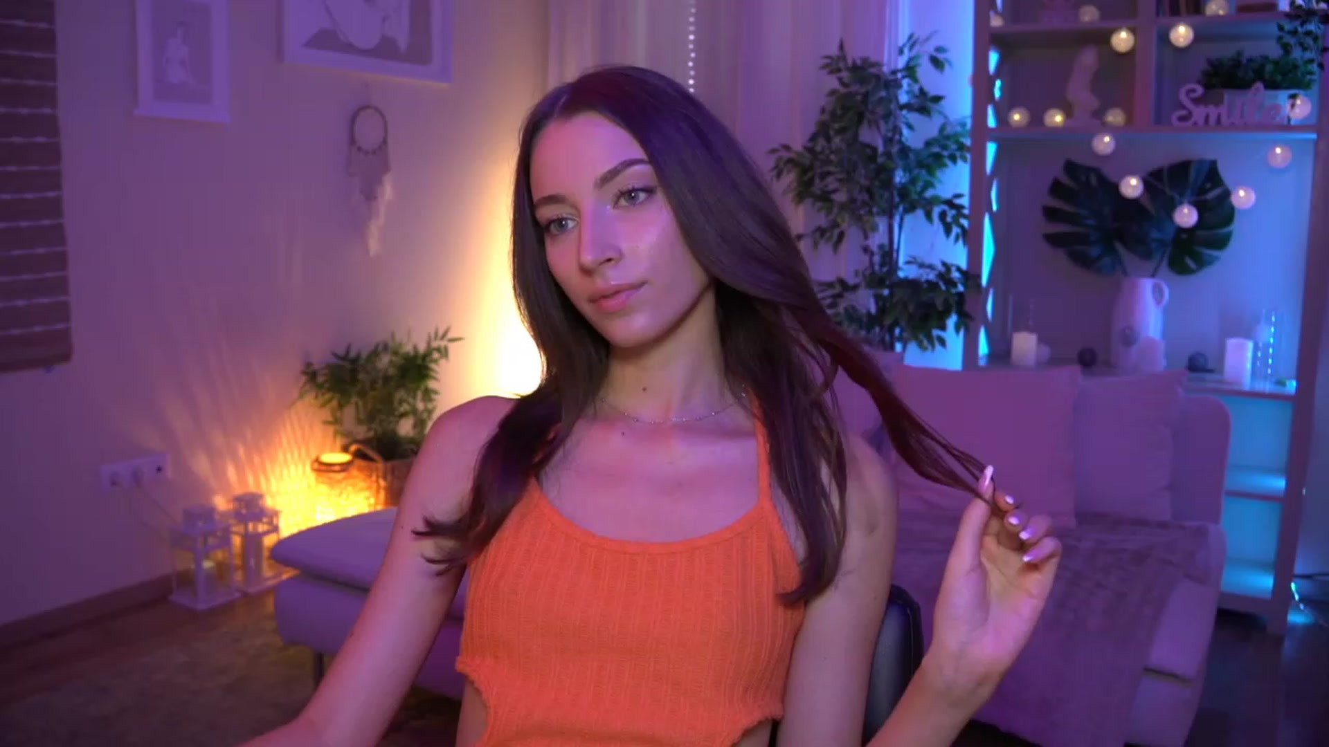 Gallery image thumbnail from Emily_grey69's myfreecams stream on, 08/25/2023, 10:03 image 12 of 20