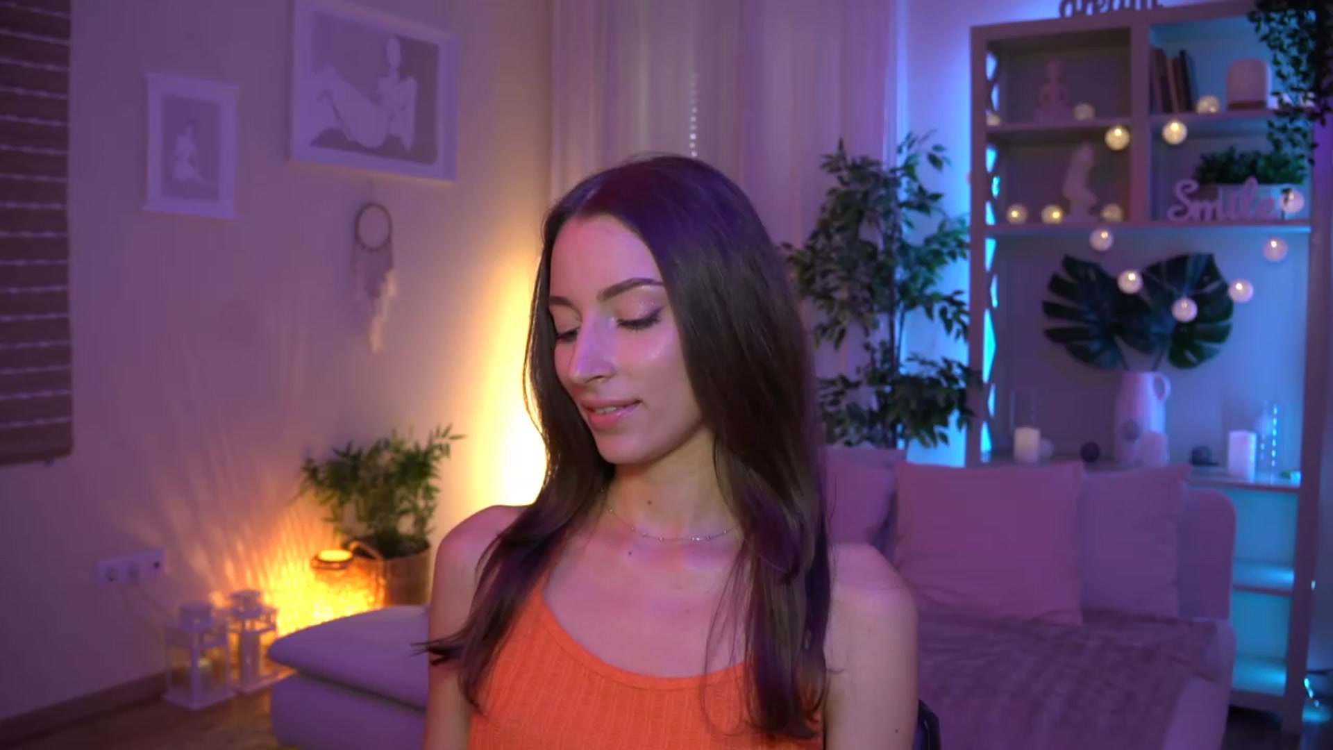 Gallery image thumbnail from Emily_grey69's myfreecams stream on, 08/25/2023, 10:03 image 10 of 20