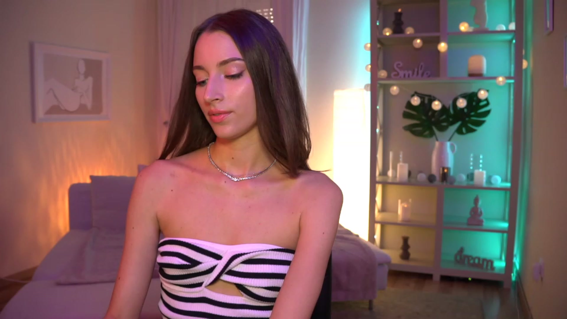 Gallery image thumbnail from Emily_grey69's myfreecams stream on, 08/26/2023, 15:14 image 20 of 20