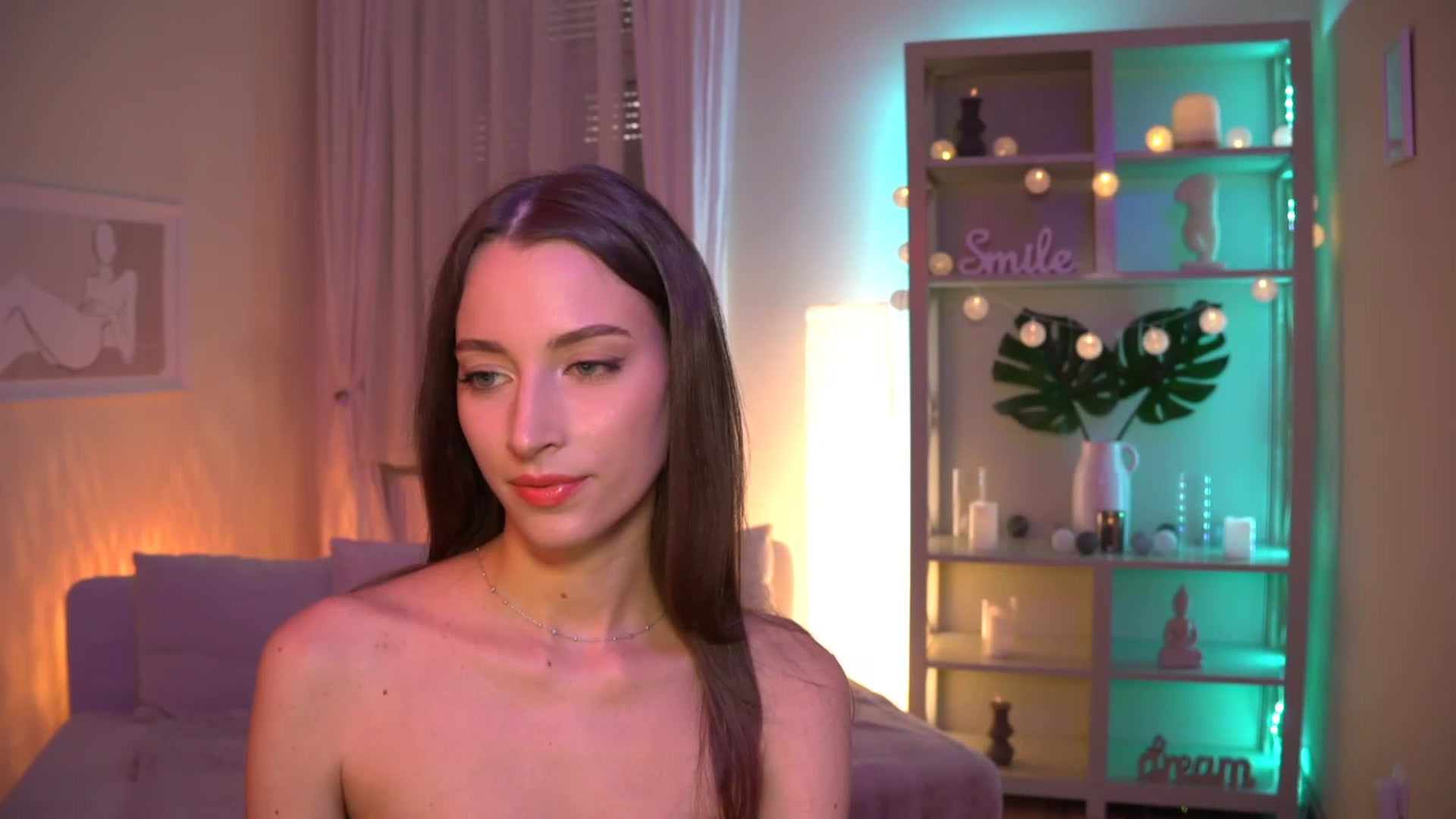 Gallery image thumbnail from Emily_grey69's myfreecams stream on, 08/29/2023, 17:07 image 14 of 20