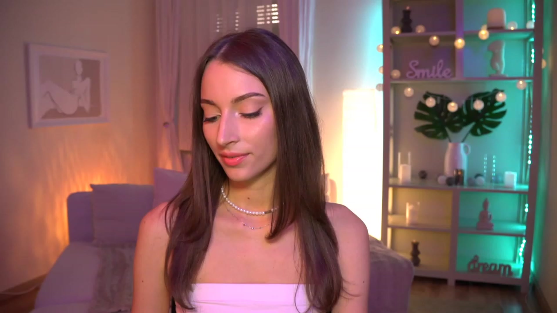 Gallery image thumbnail from Emily_grey69's myfreecams stream on, 08/31/2023, 16:47 image 2 of 20