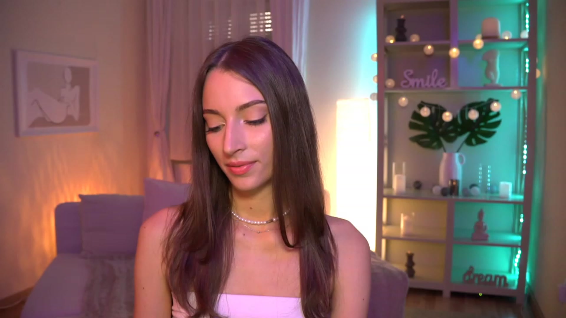 Gallery image thumbnail from Emily_grey69's myfreecams stream on, 08/31/2023, 16:47 image 4 of 20
