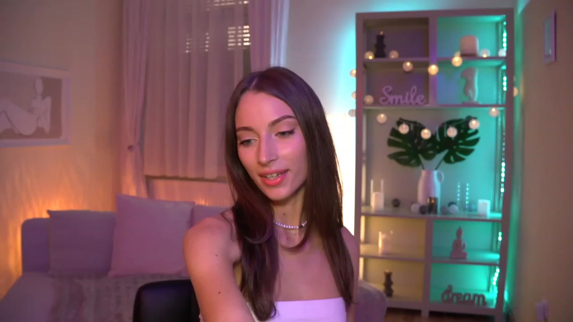 Gallery image thumbnail from Emily_grey69's myfreecams stream on, 08/31/2023, 16:47 image 11 of 20