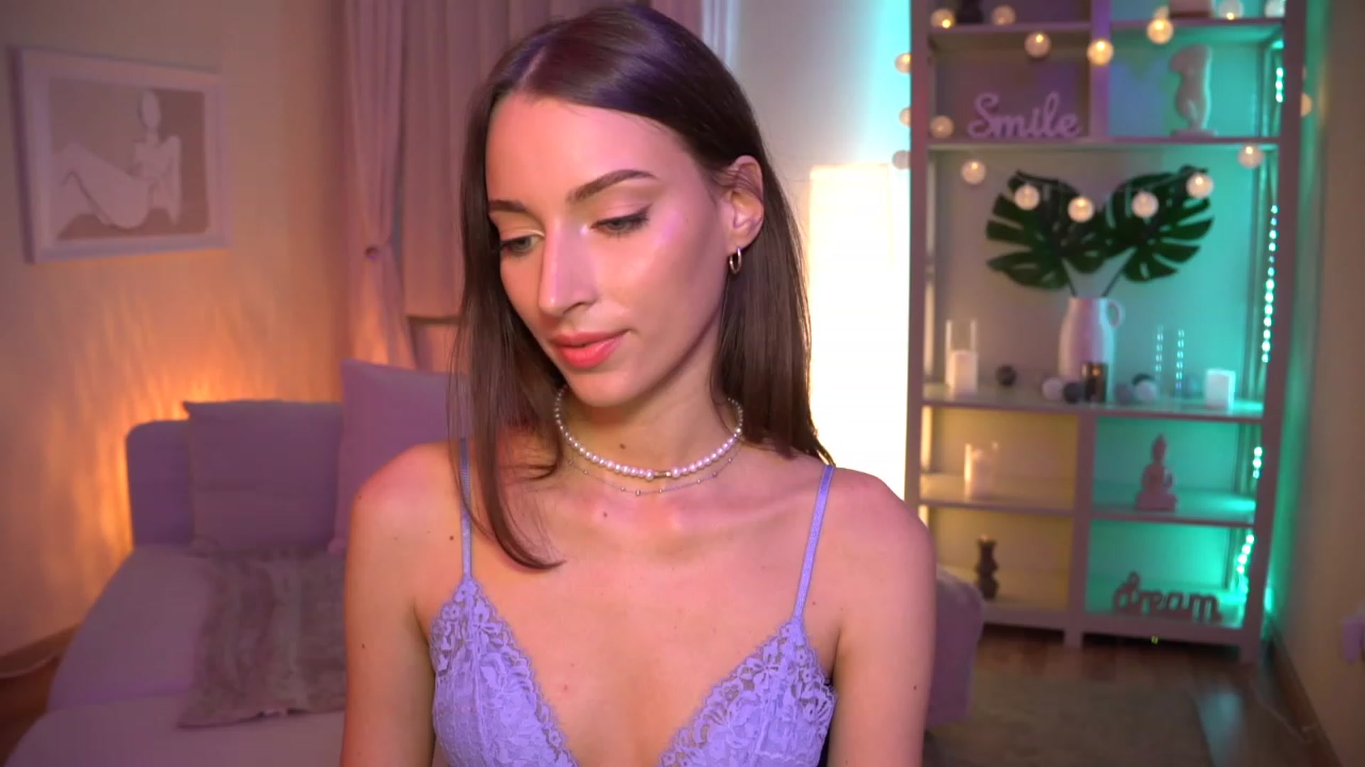Gallery image thumbnail from Emily_grey69's myfreecams stream on, 08/31/2023, 18:47 image 6 of 20