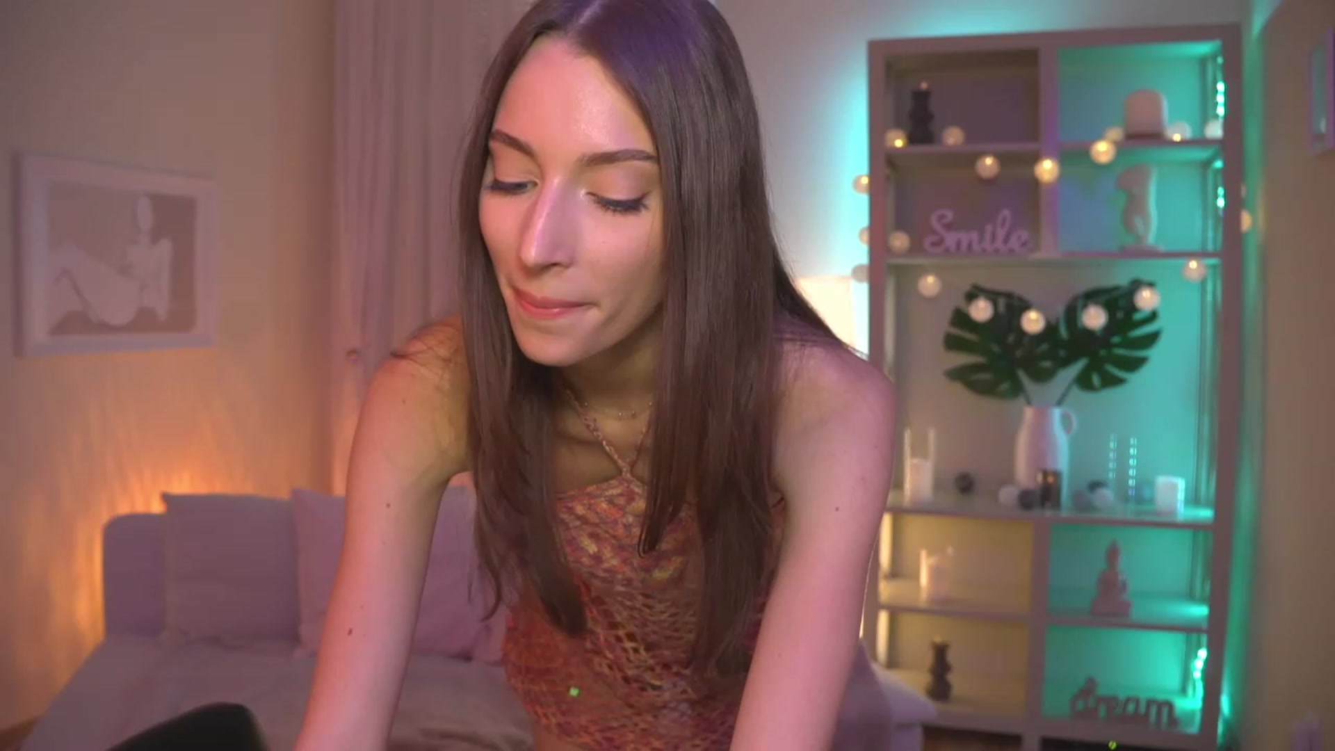 Gallery image thumbnail from Emily_grey69's myfreecams stream on, 09/01/2023, 17:03 image 8 of 20