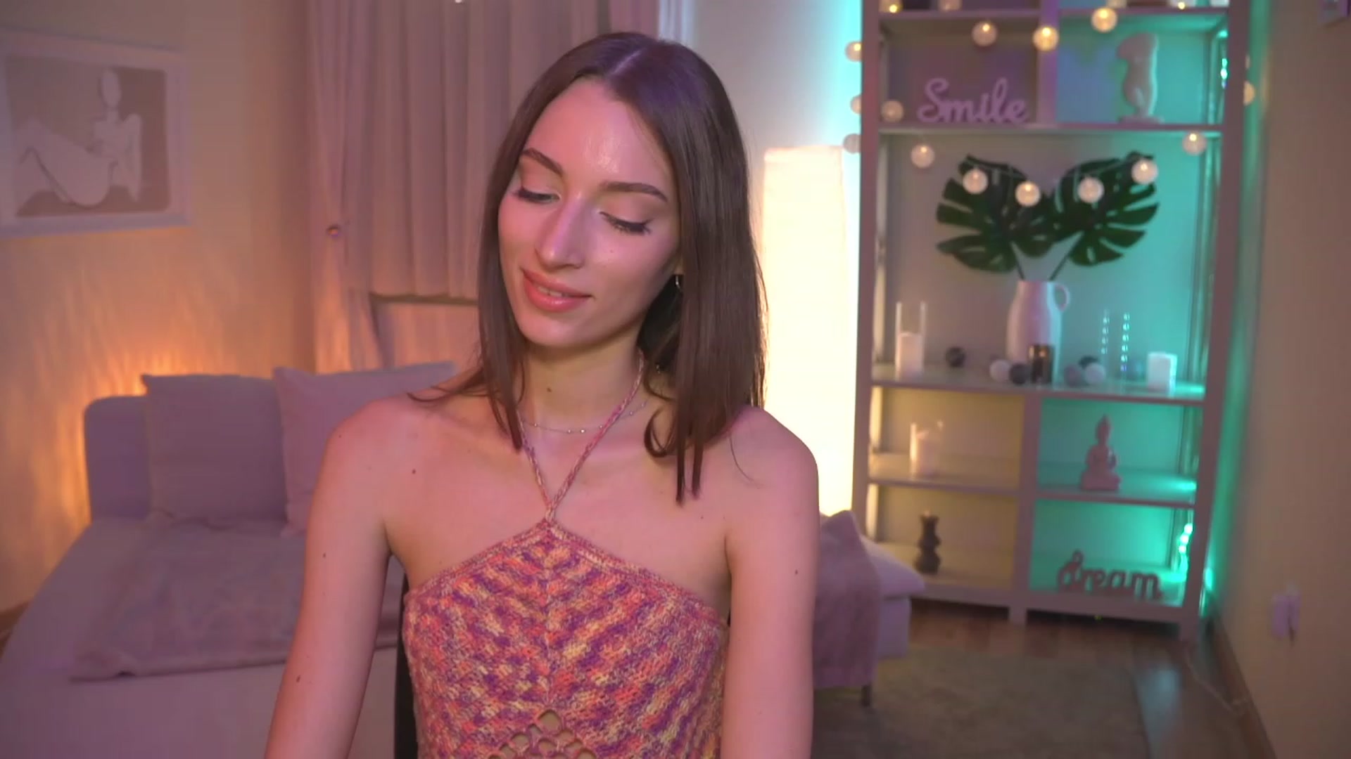 Gallery image thumbnail from Emily_grey69's myfreecams stream on, 09/01/2023, 17:03 image 6 of 20