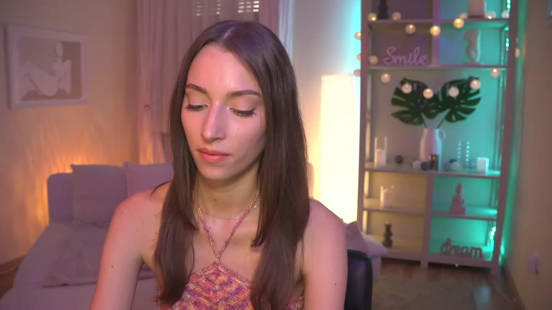 Gallery image thumbnail from Emily_grey69's myfreecams stream on, 09/01/2023, 17:03 image 1 of 20
