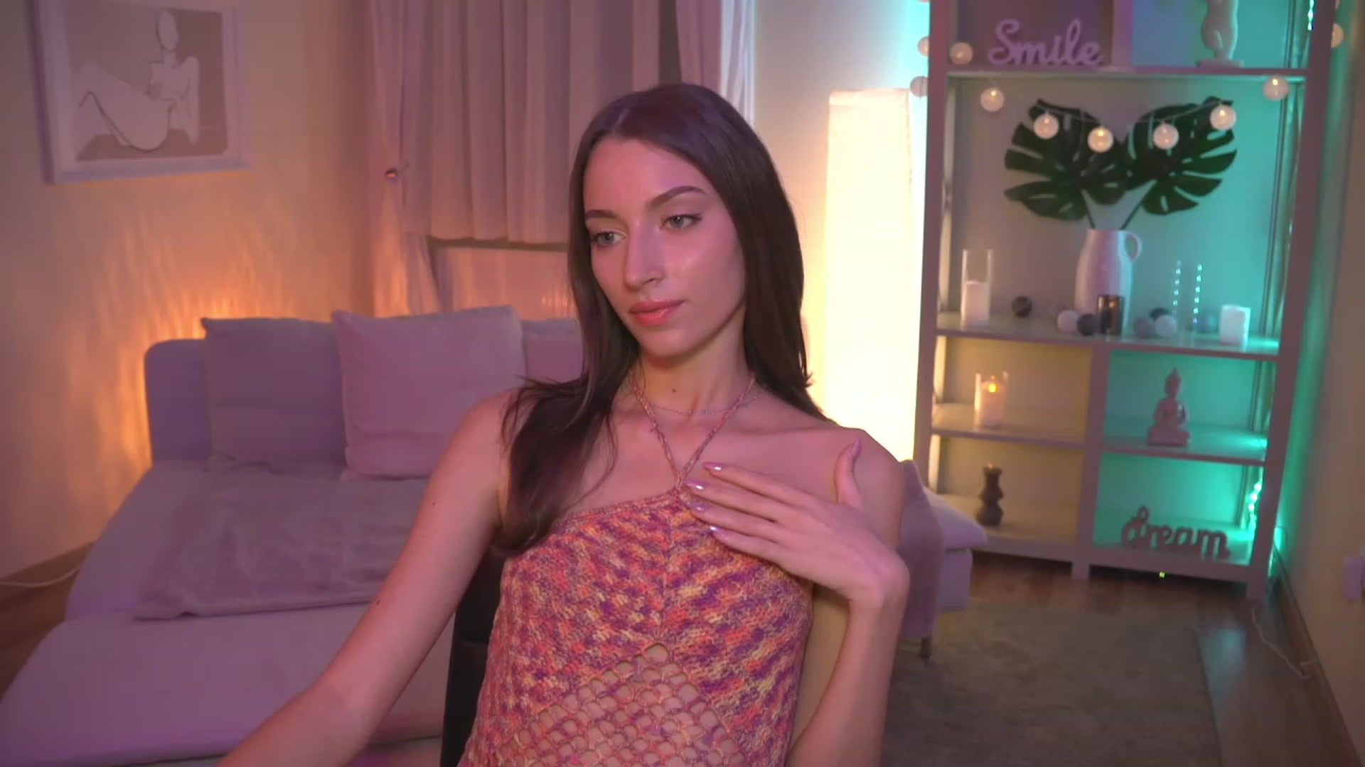 Gallery image thumbnail from Emily_grey69's myfreecams stream on, 09/01/2023, 17:03 image 15 of 20