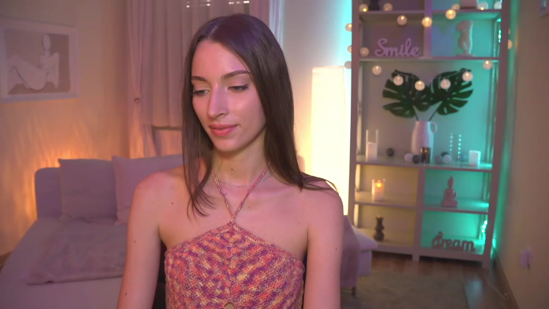 Gallery image thumbnail from Emily_grey69's myfreecams stream on, 09/01/2023, 17:03 image 9 of 20