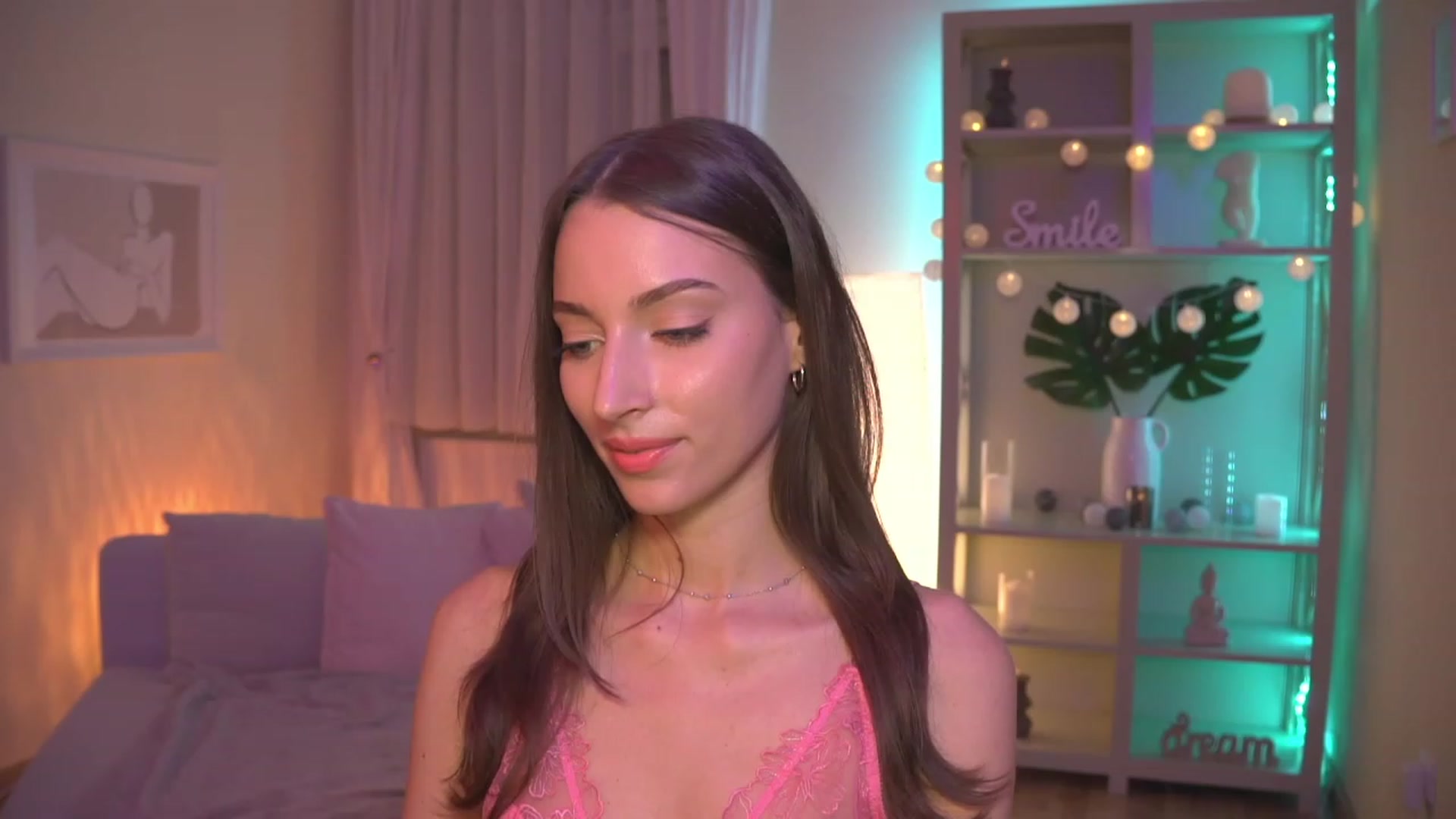 Gallery image thumbnail from Emily_grey69's myfreecams stream on, 09/01/2023, 19:41 image 20 of 20