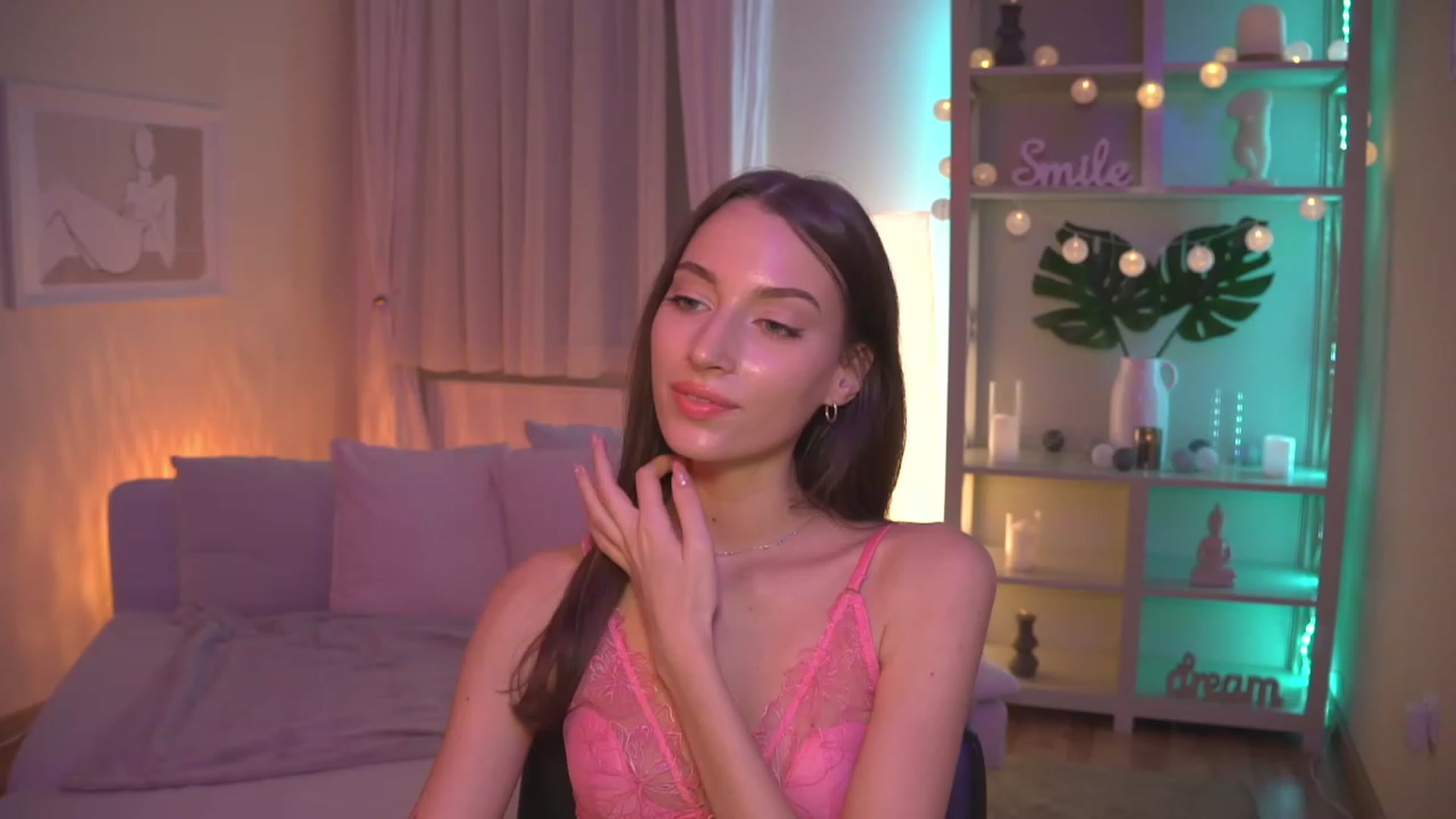 Gallery image thumbnail from Emily_grey69's myfreecams stream on, 09/01/2023, 20:32 image 20 of 20
