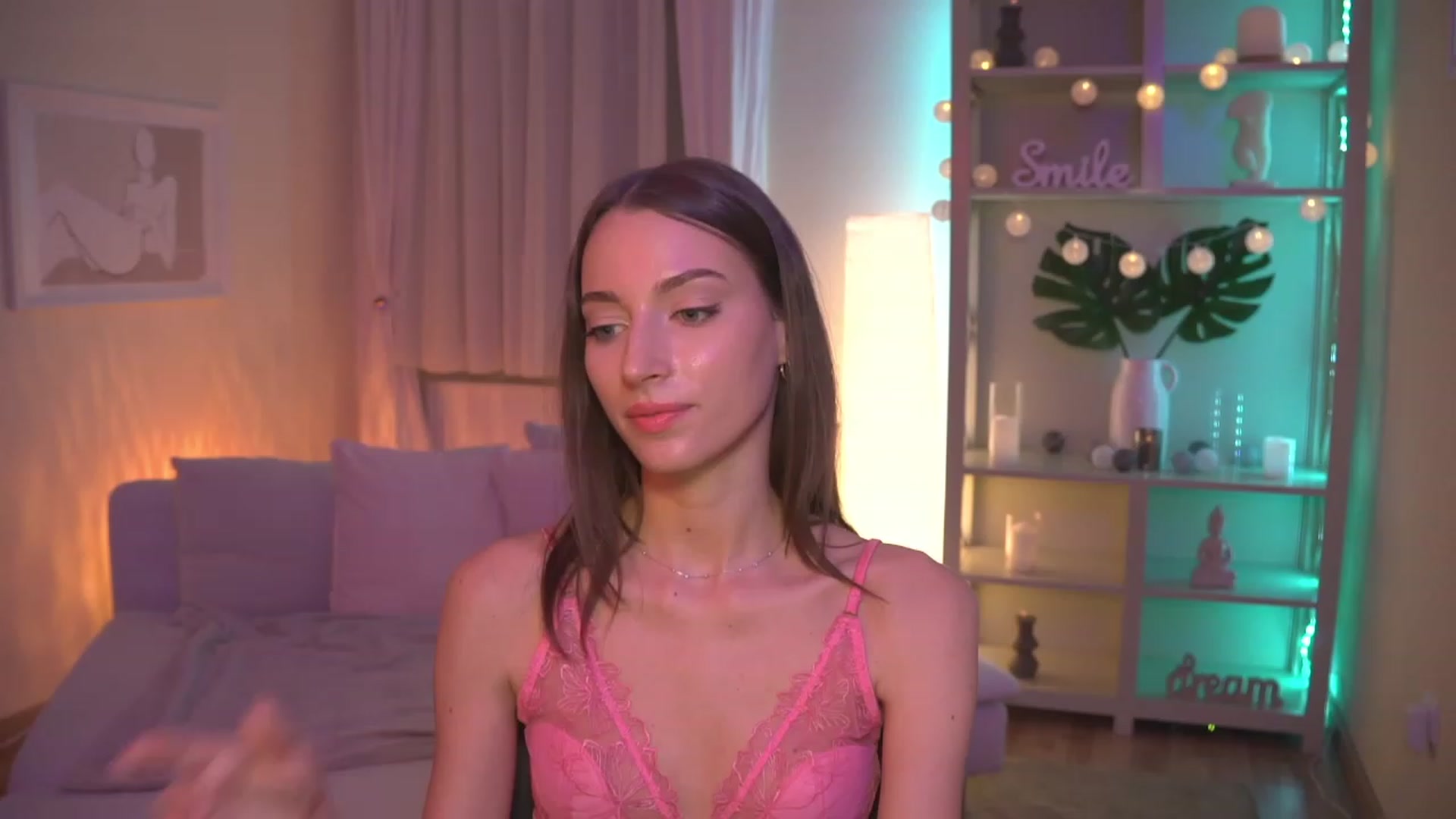 Gallery image thumbnail from Emily_grey69's myfreecams stream on, 09/01/2023, 20:32 image 1 of 20
