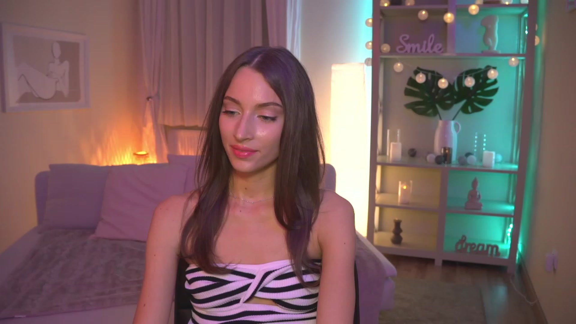 Gallery image thumbnail from Emily_grey69's myfreecams stream on, 09/05/2023, 17:47 image 18 of 20