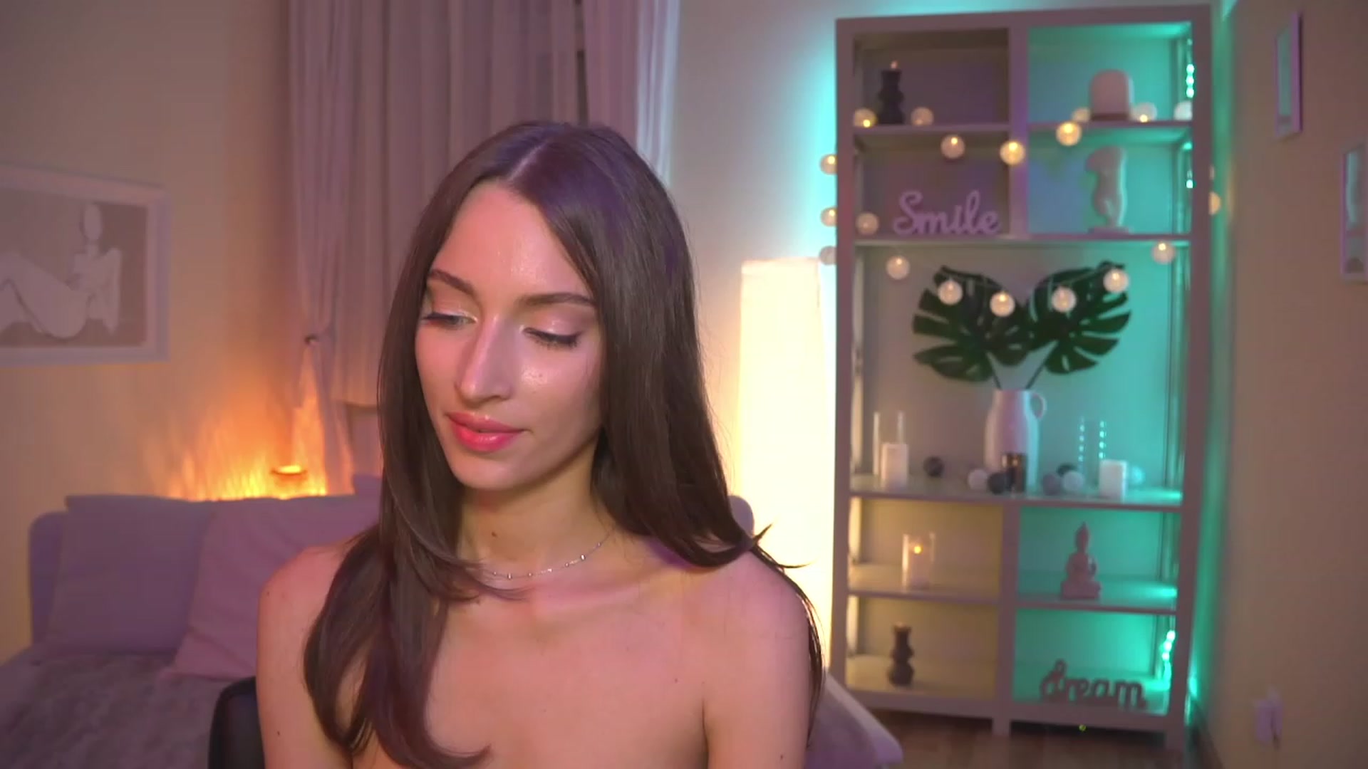 Gallery image thumbnail from Emily_grey69's myfreecams stream on, 09/05/2023, 18:07 image 6 of 20