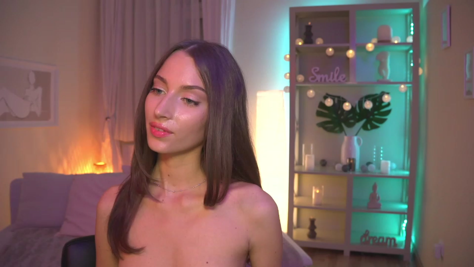 Gallery image thumbnail from Emily_grey69's myfreecams stream on, 09/05/2023, 18:07 image 3 of 20