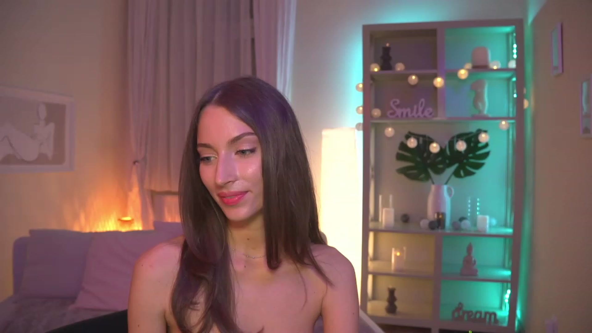 Gallery image thumbnail from Emily_grey69's myfreecams stream on, 09/05/2023, 18:07 image 1 of 20
